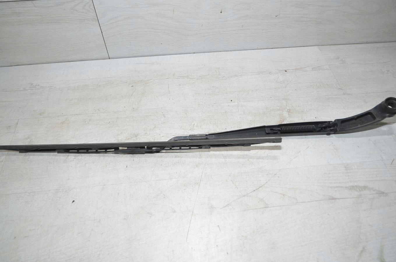 wiper arm left Hyundai i20 II lift 5d