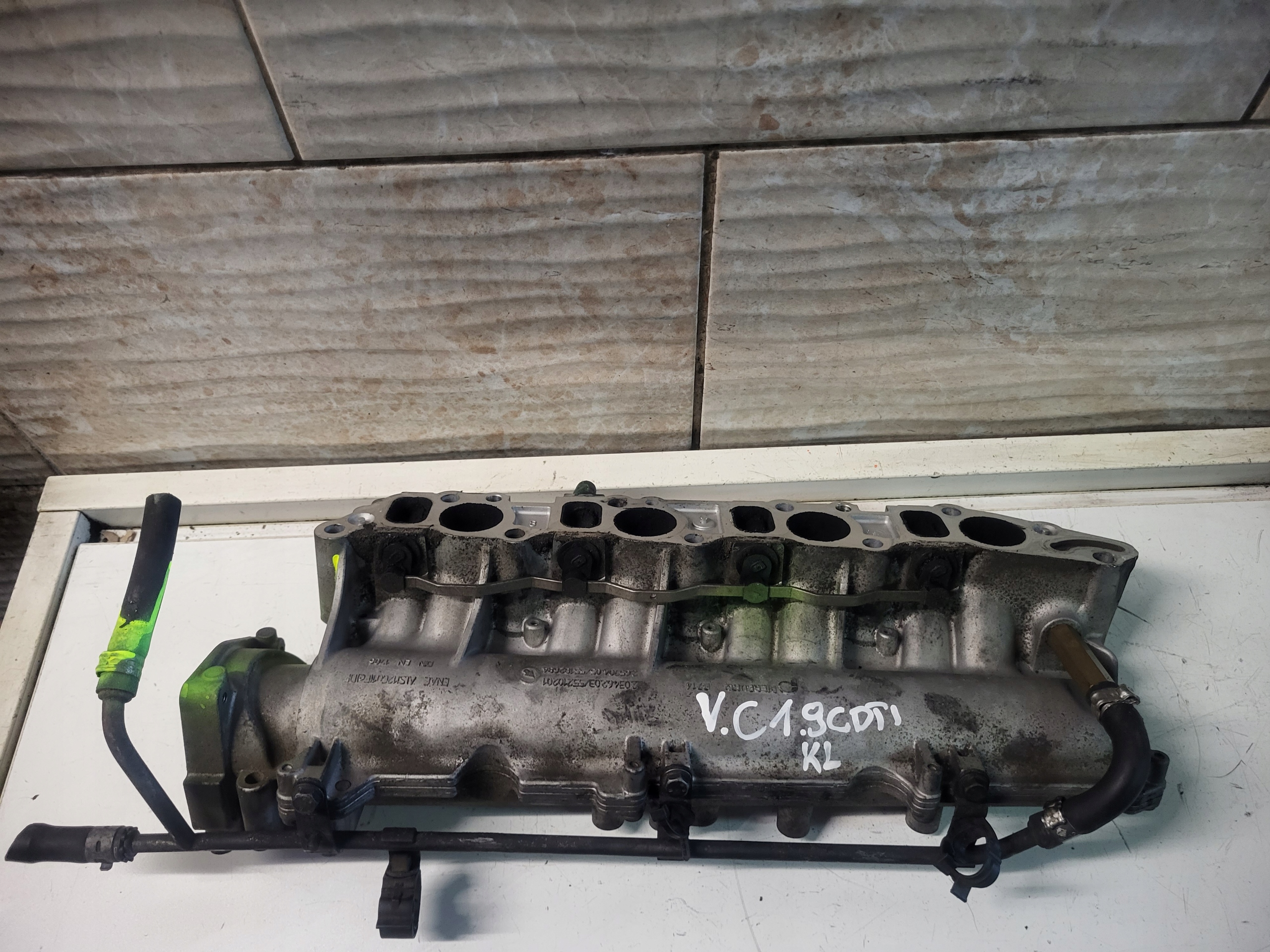 intake manifold OPEL VECTRA C 1.9 CDTI 26570307