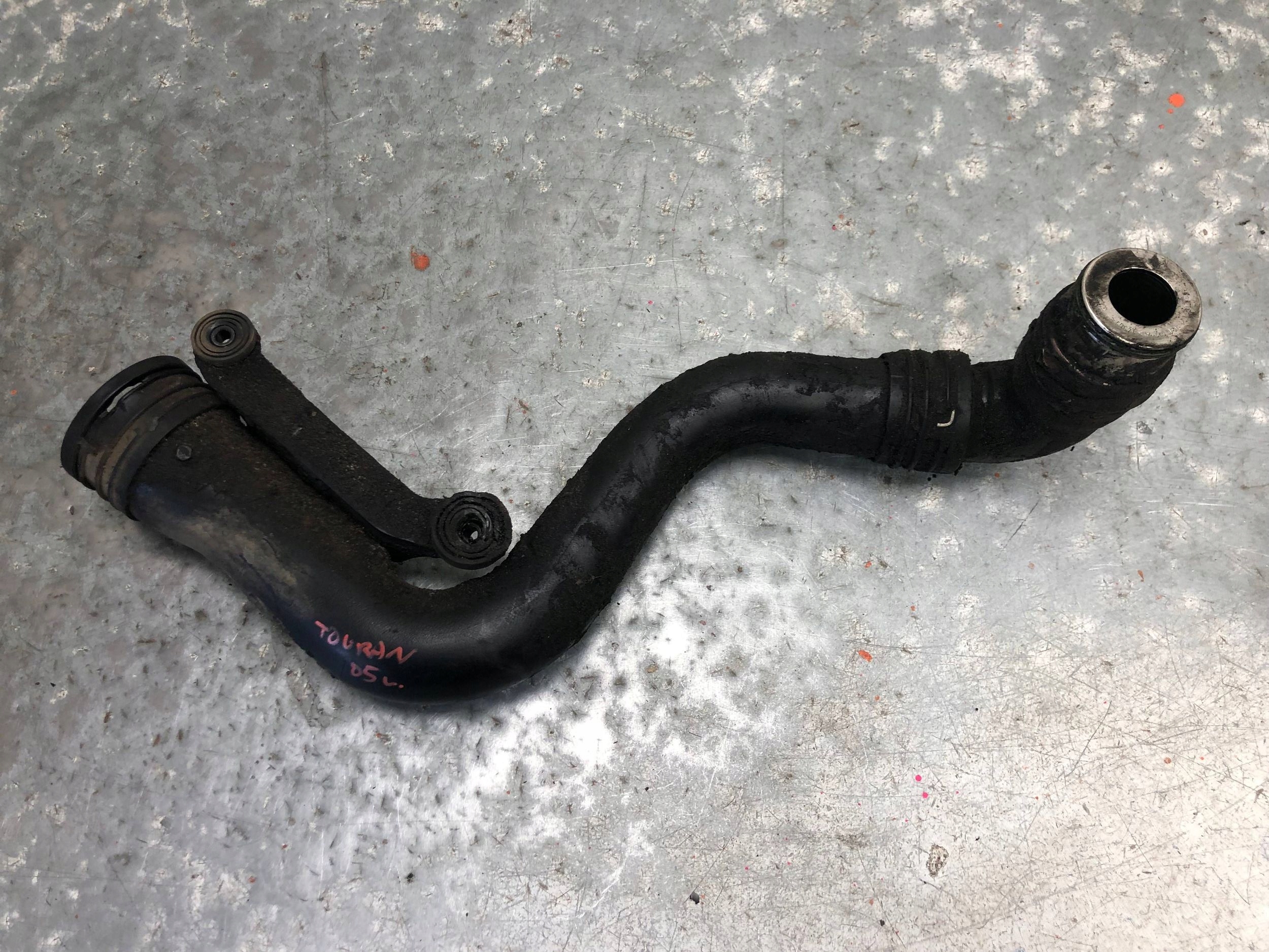 cijev prijenos interkulera VW TOURAN i 1K0145762P