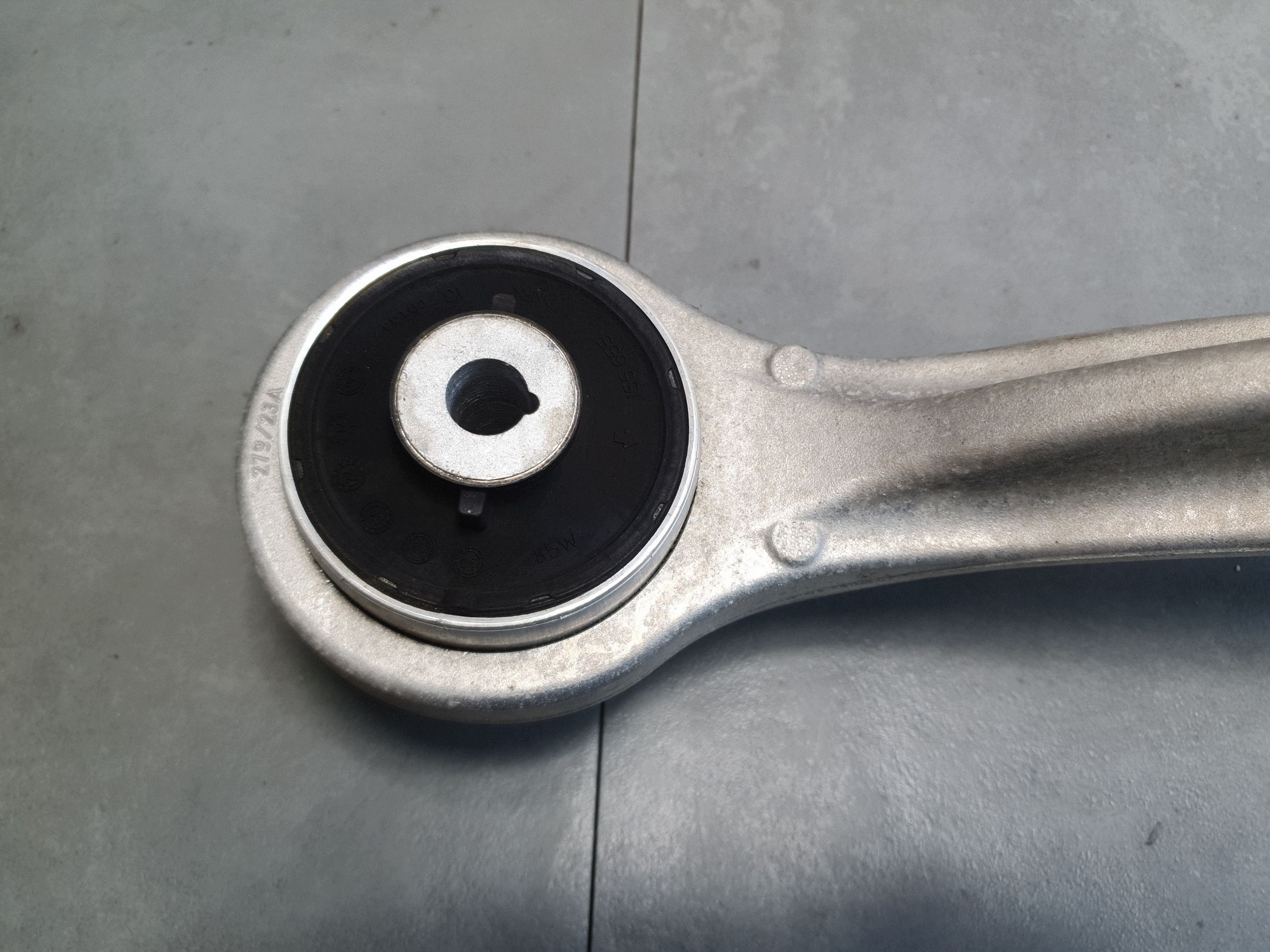 Audi SQ6 e-tron braccetto sinistra anteriore anteriore 85E407693H