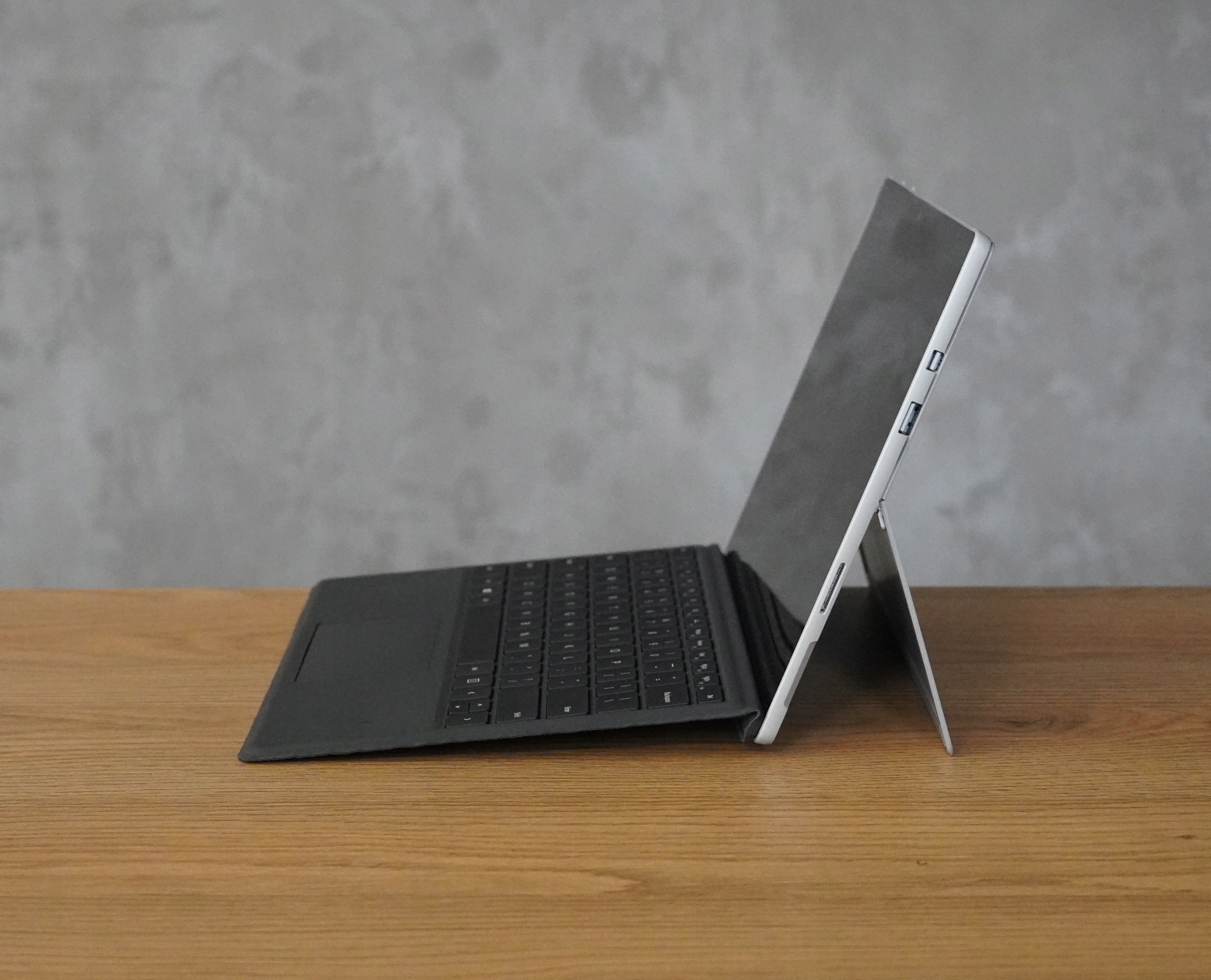 Microsoft Surface Pro 6 メモリ8GB　SSD256GB Microsoft Surface Pro 6 i5-8350U 8GB 256GB SSD Windows 10