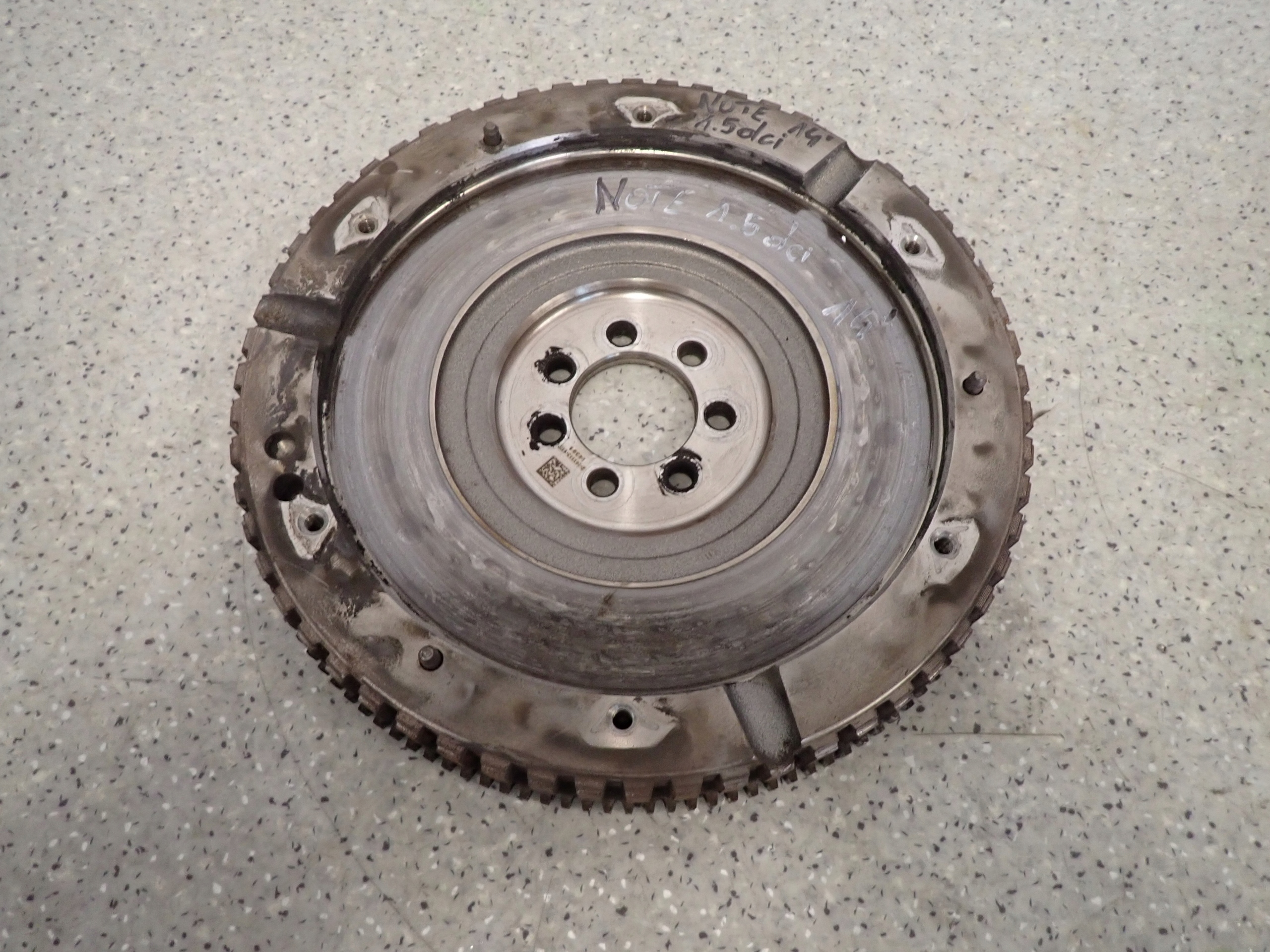 NISSAN NOTE E12 12-1. 5 DCI маховик