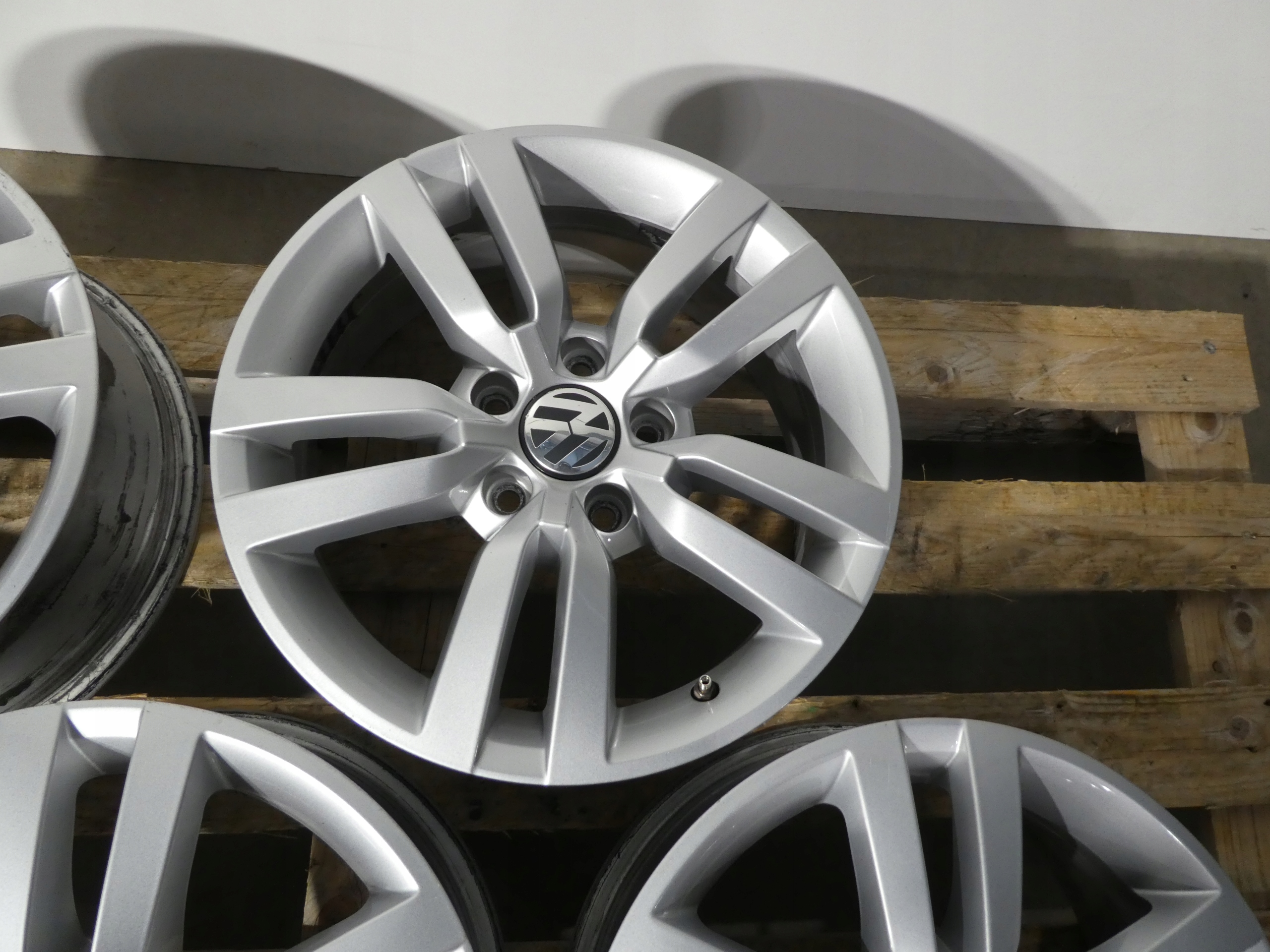 4X discs aluminium disc 5N0601025R VW 5X112