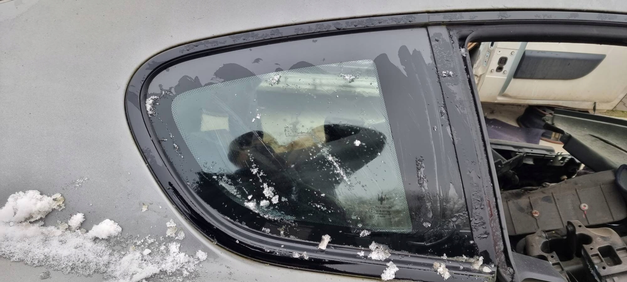 ПРАВОЕ БОКОВОЕ СТЕКЛО MASERATI GRANTURISMO