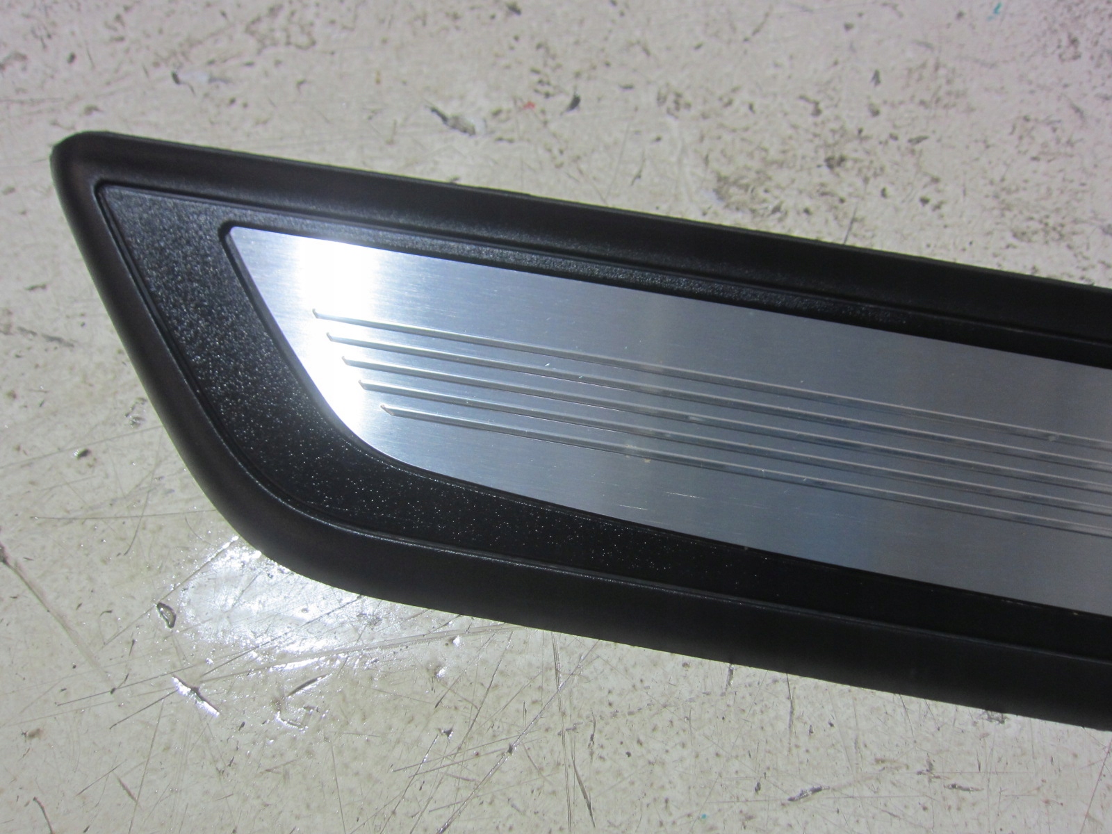 BMW 7 F02 moulding inner cap threshold front 8046135 51478046135