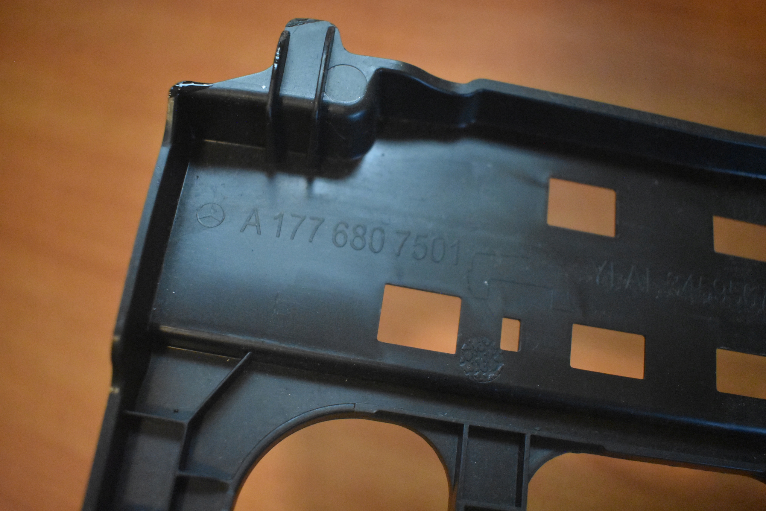 IDEALNA Blende Abdeckung konsole MERCEDES W177 1
