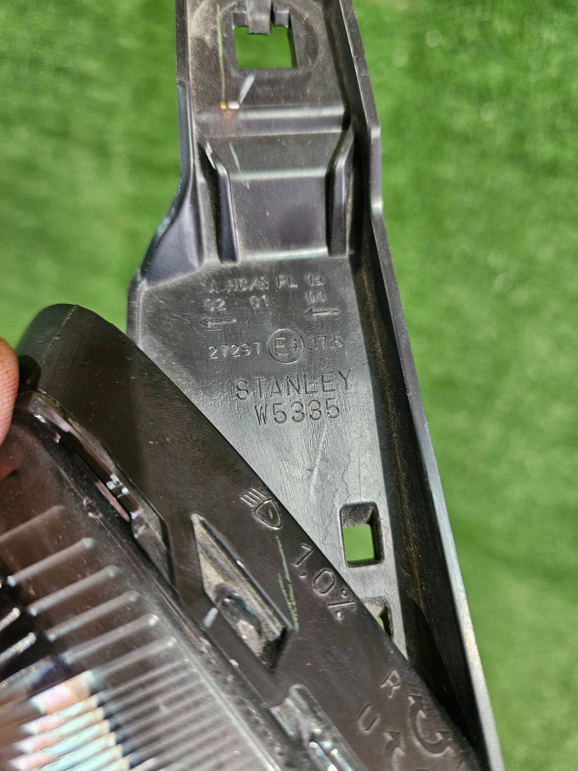 REFLEKTOR right front MITSUBISHI SPACE STAR II LIFT 19- normal NR.R1723