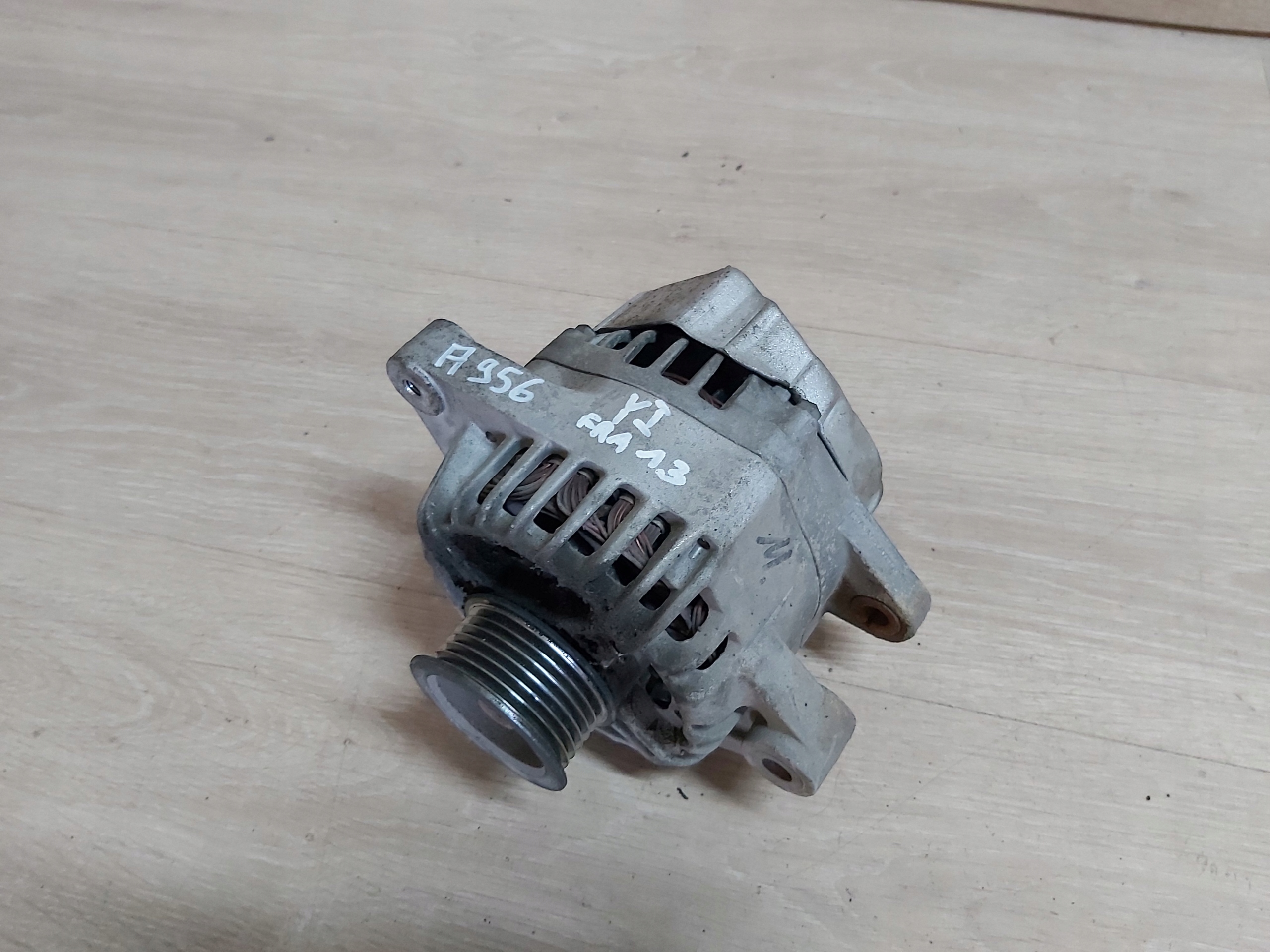 Toyota Yaris I 1,3 vvti ФРАНЦУЗ Генератор