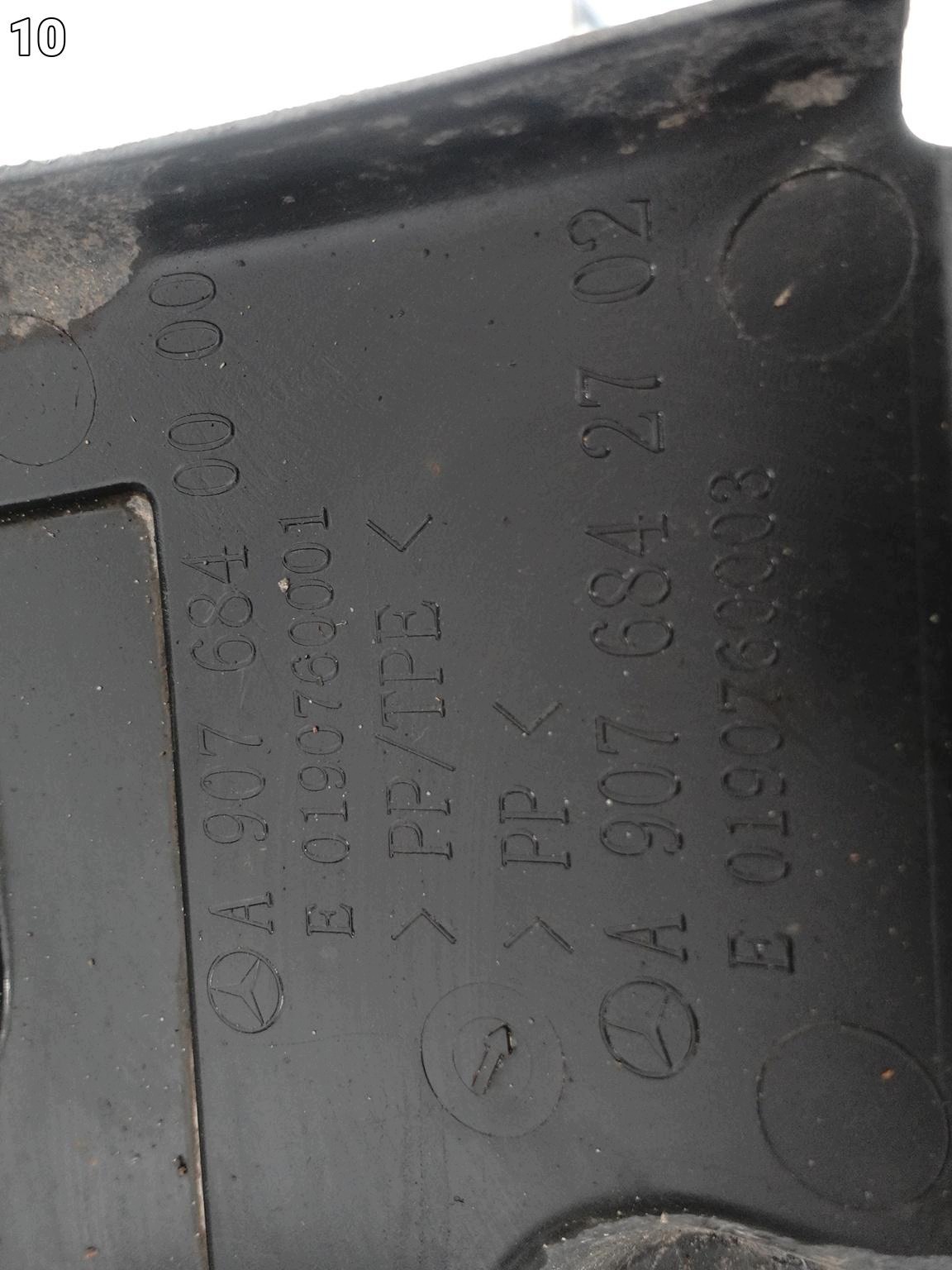 MERCEDES SPRINTER W907 W910 18- mudguard front part side left front