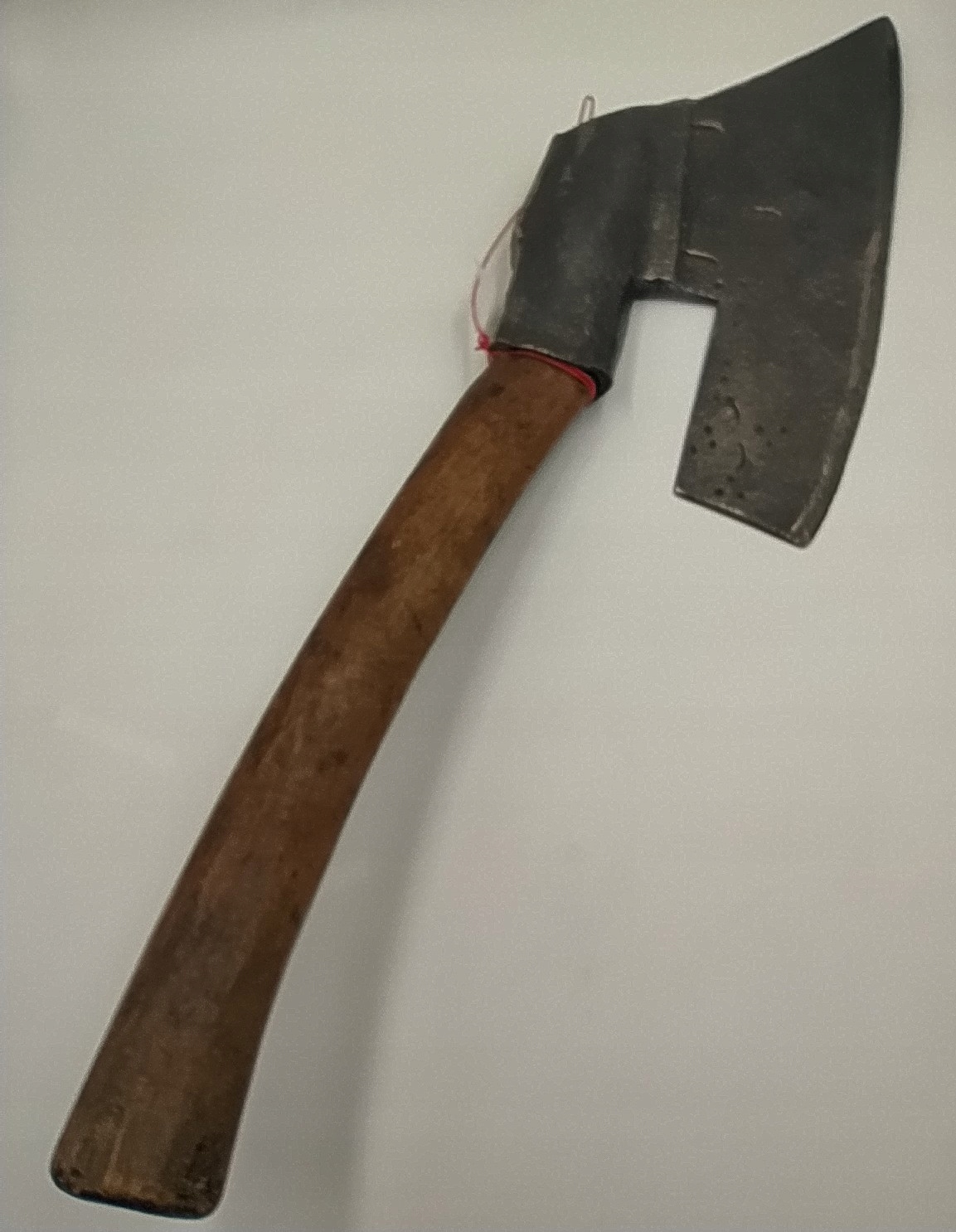 Stary topór ciesielski