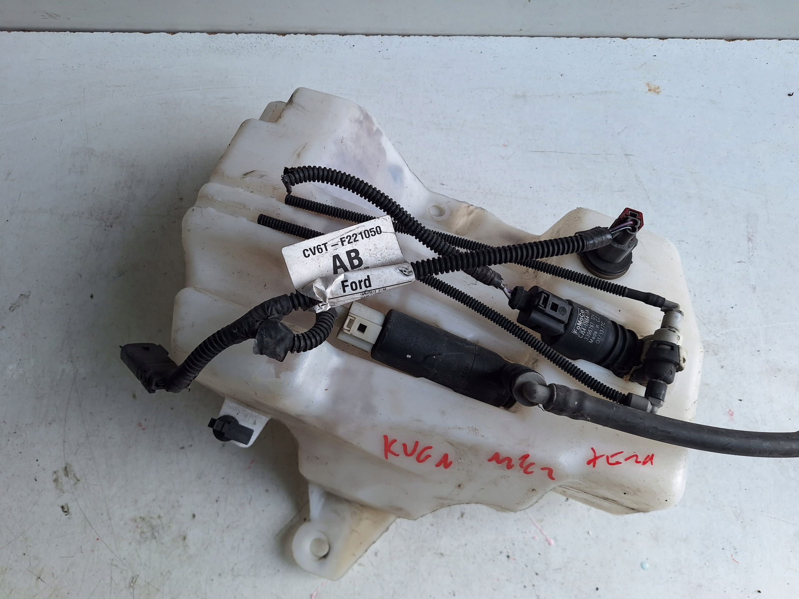 FORD KUGA MK2 12-> tank washers XENON