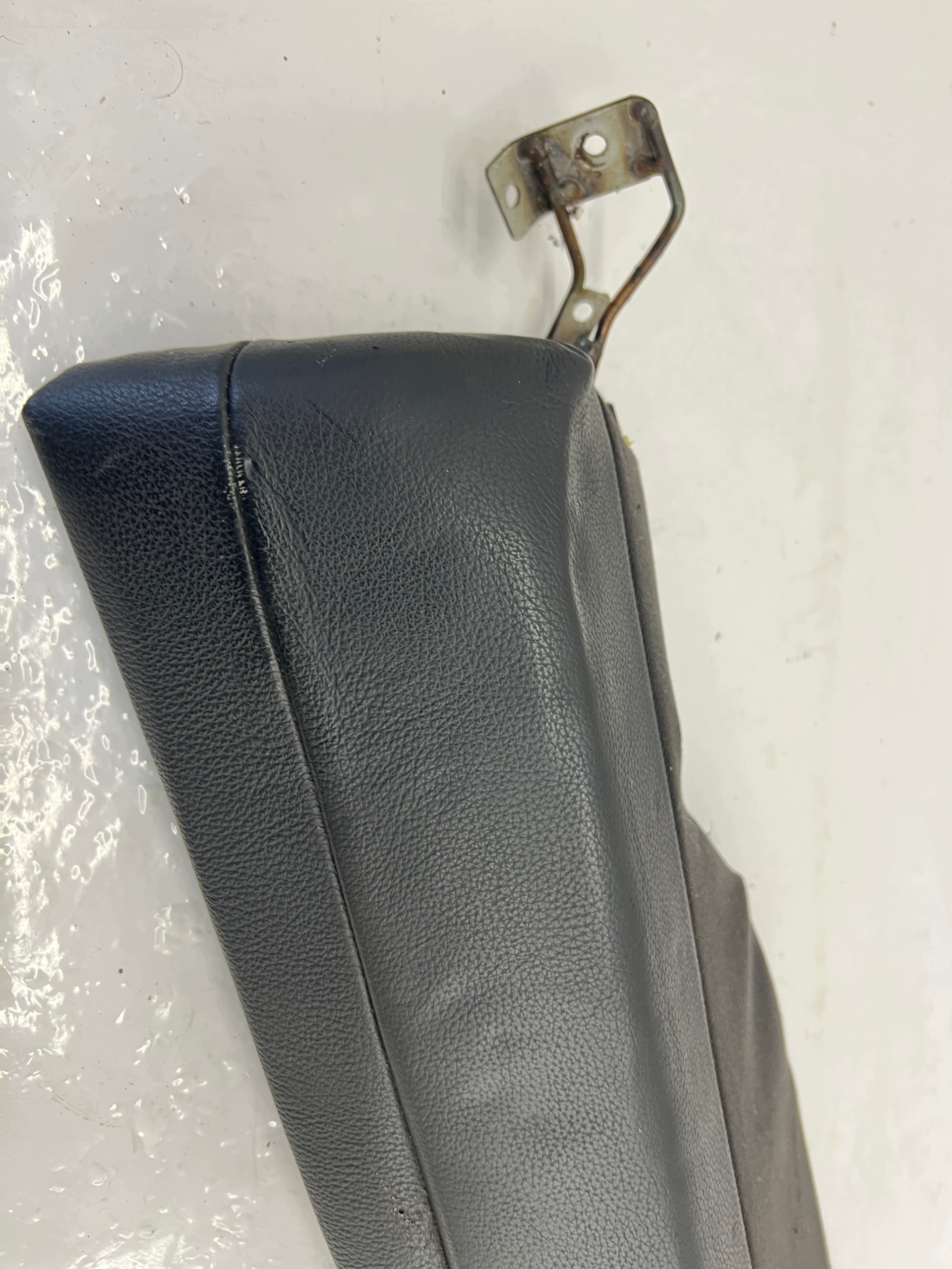 side KANAPY left rear part 8E0880441A AUDI A4 B7 KOMBI S-LINE leather 04-08R.