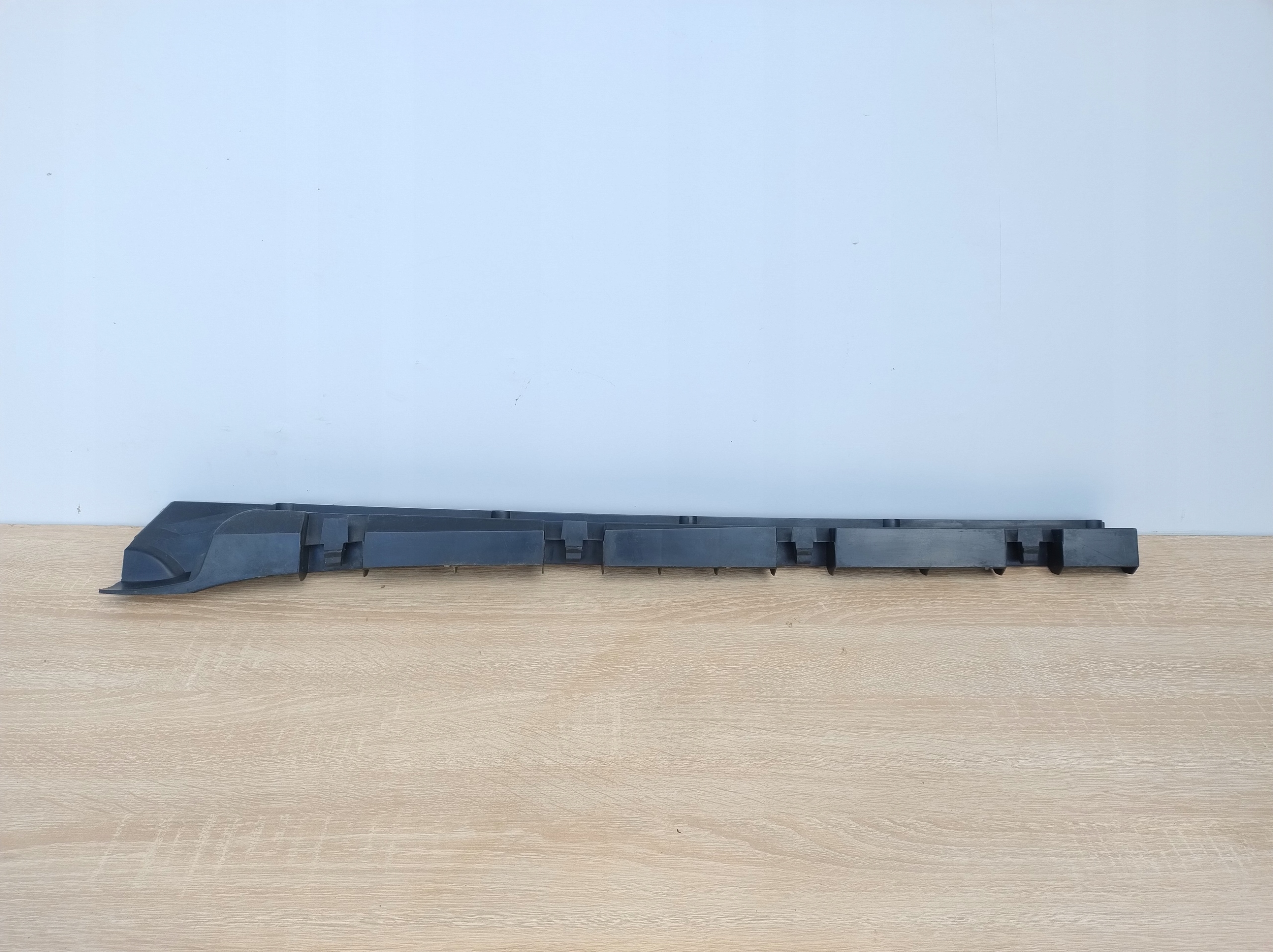 MERCEDES ML W164 holder of the threshold right rear part bracket