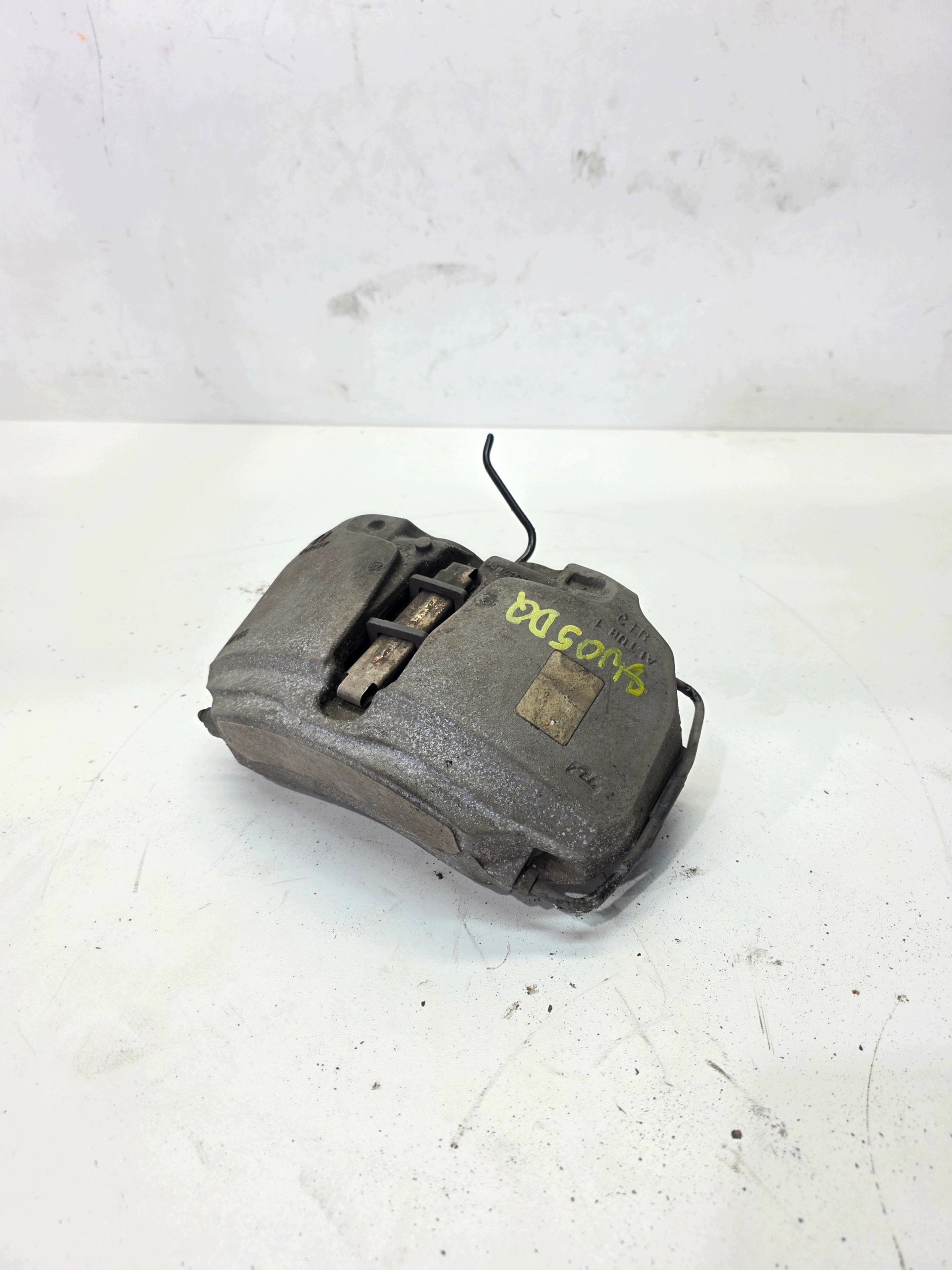 caliper brake left front AUDI A4 B9 A5 8W 8W05DD 973