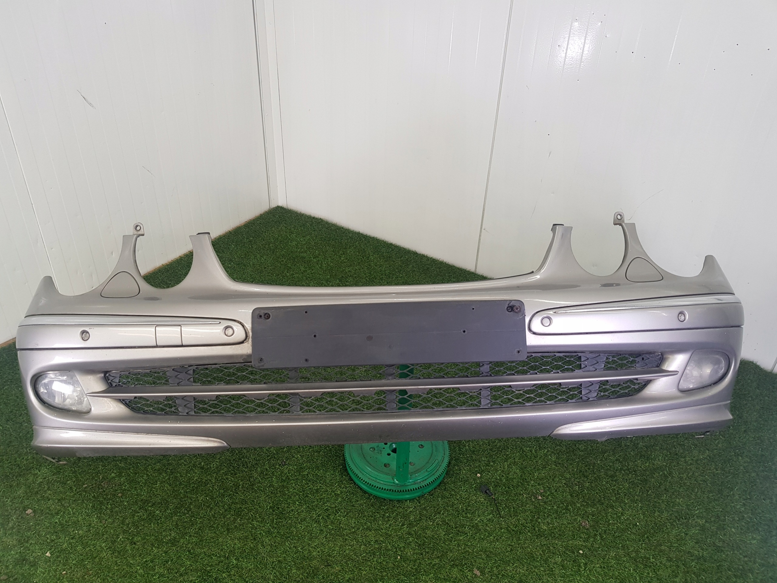bumper front front MERCEDES-BENZ E-KLASA W211 2005 AVANGARDE 6xPDC