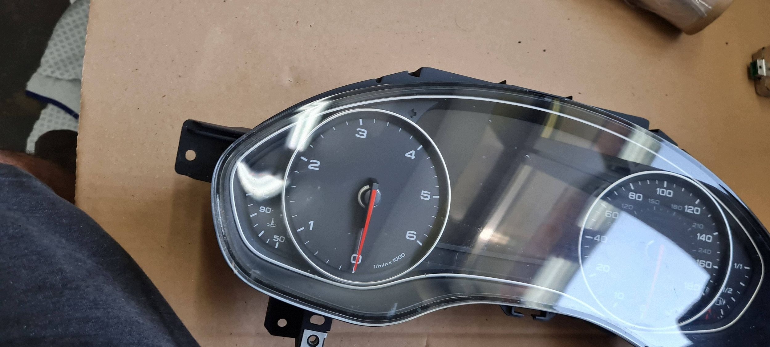 A7 4G dials clock dials 3.0 TDI DIESEL ANGLIK 4G8920983C