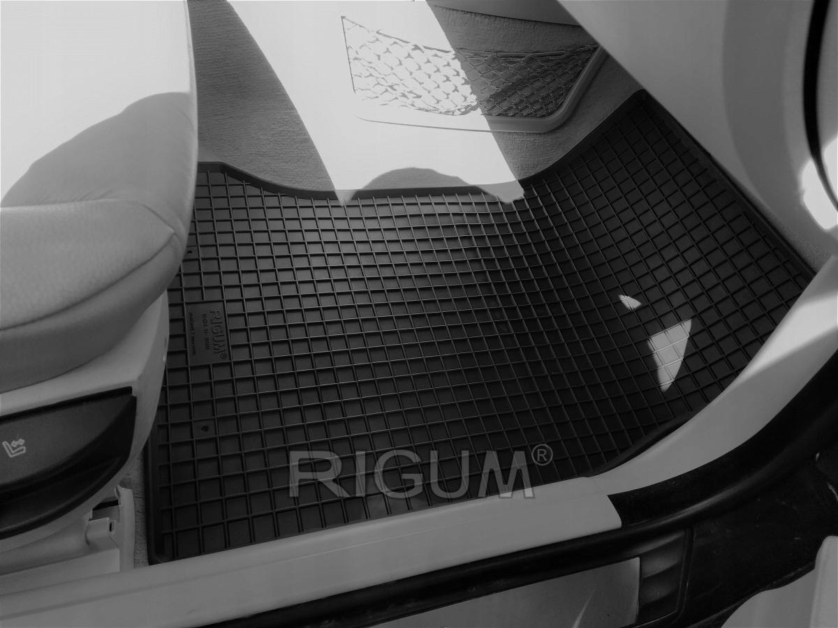 Zestaw dywaników do BMW 5 Touring E60/61 od 2004 do 2010 Numer katalogowy producenta 900255403206