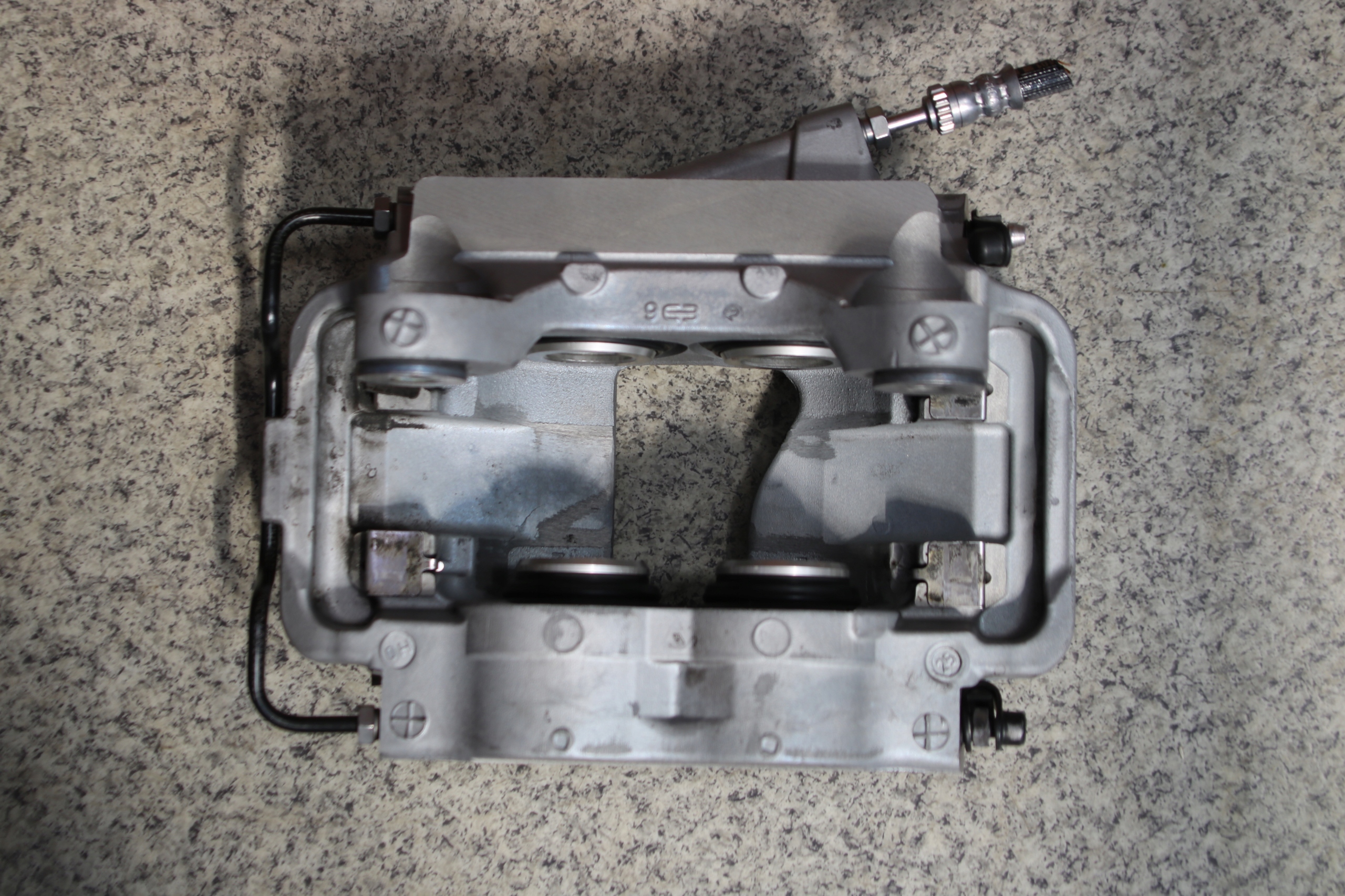 BMW G30 G31 caliper brake left front front 6885839 42/30/348