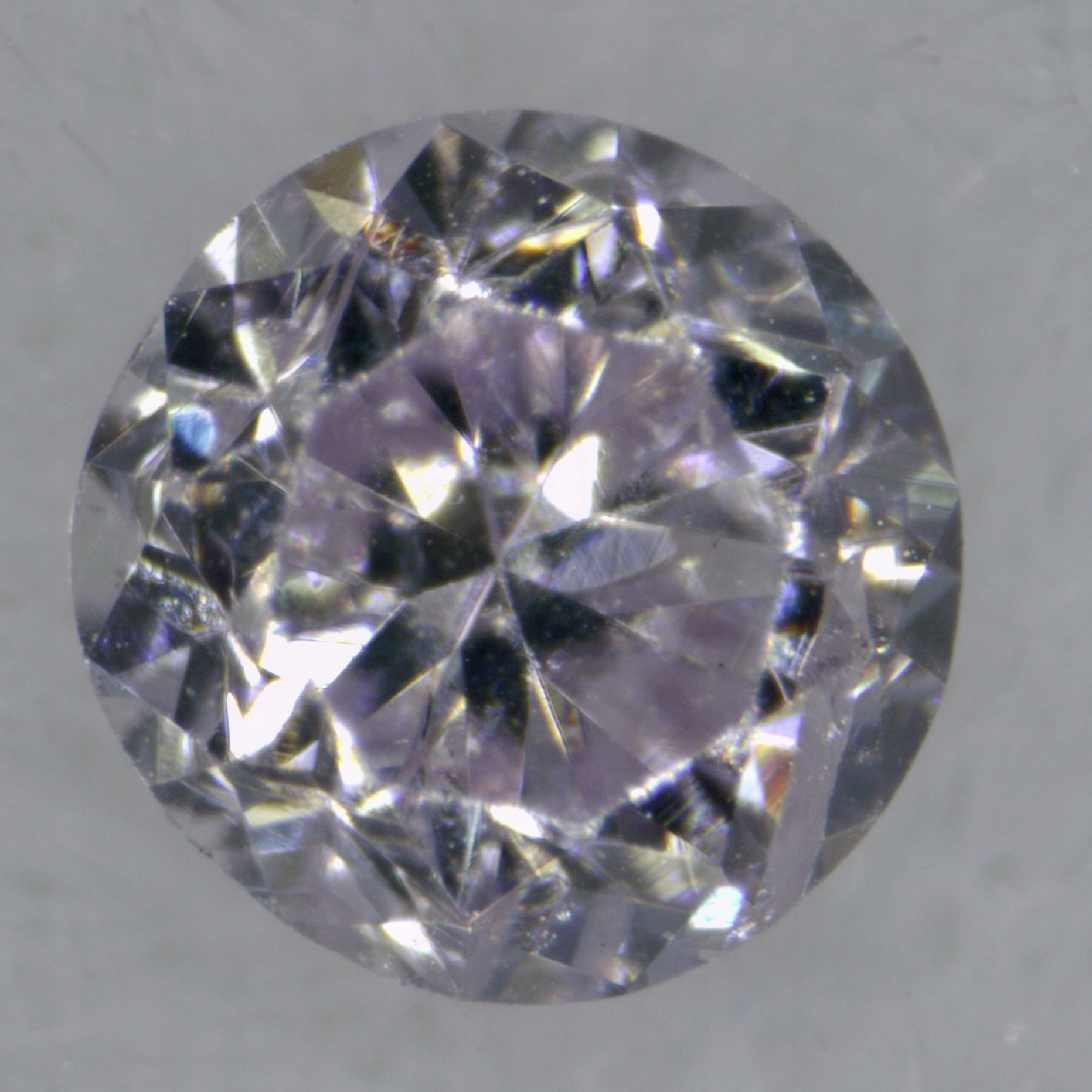 Přírodní diamant 0.01 ct růžový SI1 Brilant certifikát Wbd