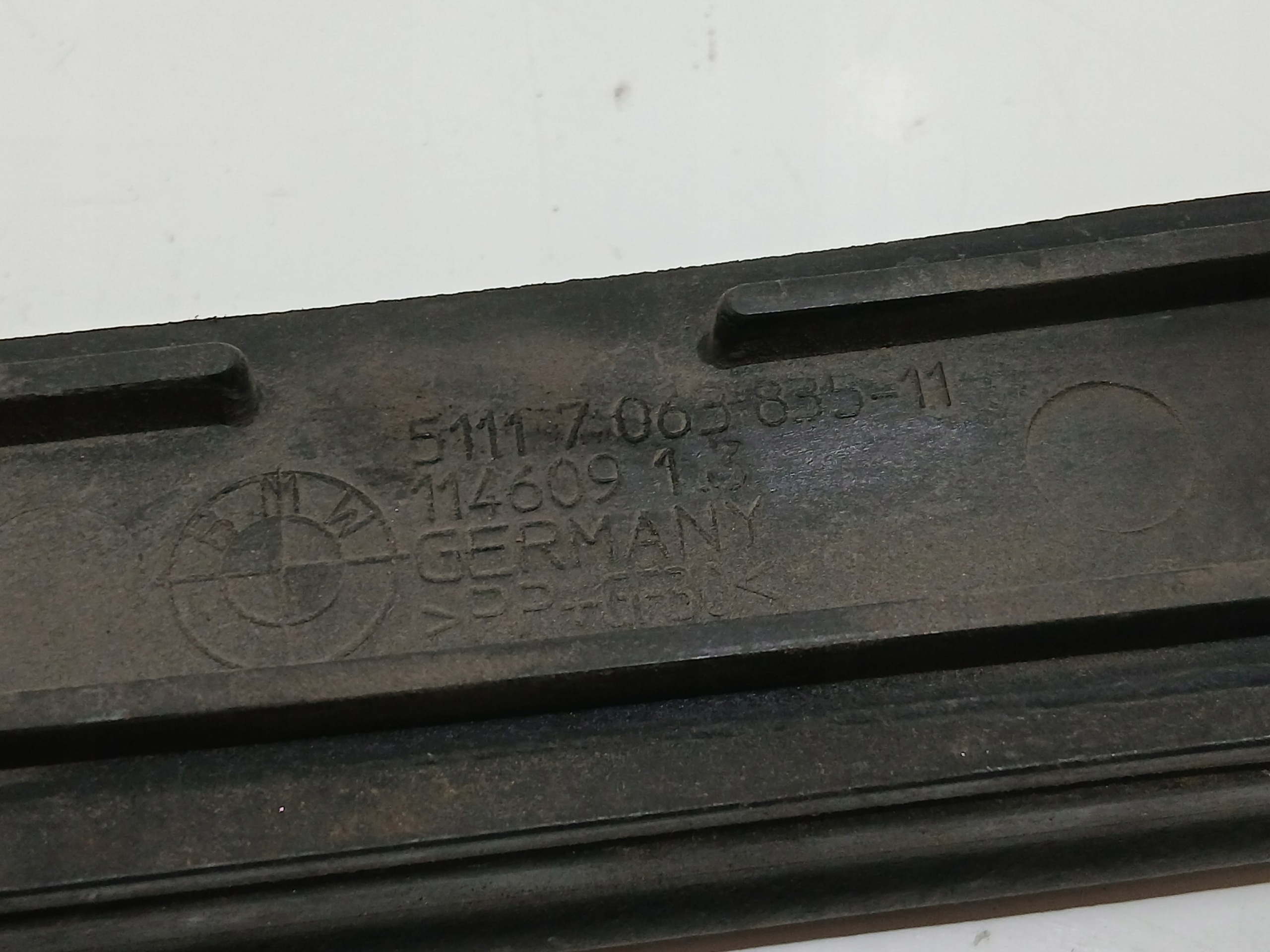 kryt lišta nárazníku předek BMW E60 E61 OE 7063835 (0001137)