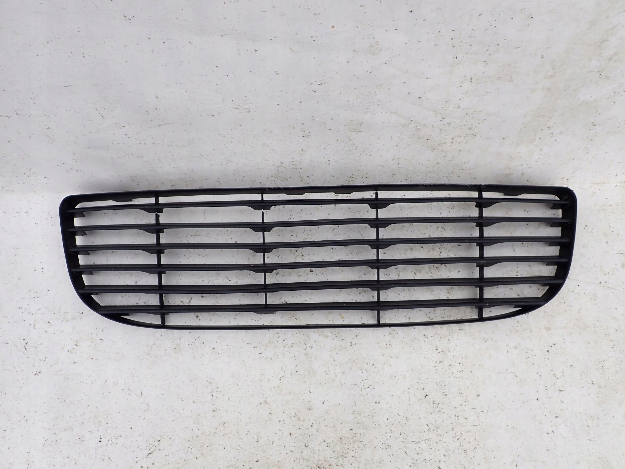PORSCHE CAYENNE 7L TURBO 02- grid of a bumper front