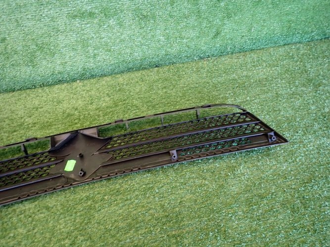 SUZUKI SX4 06-09 Grille 71741-79J0