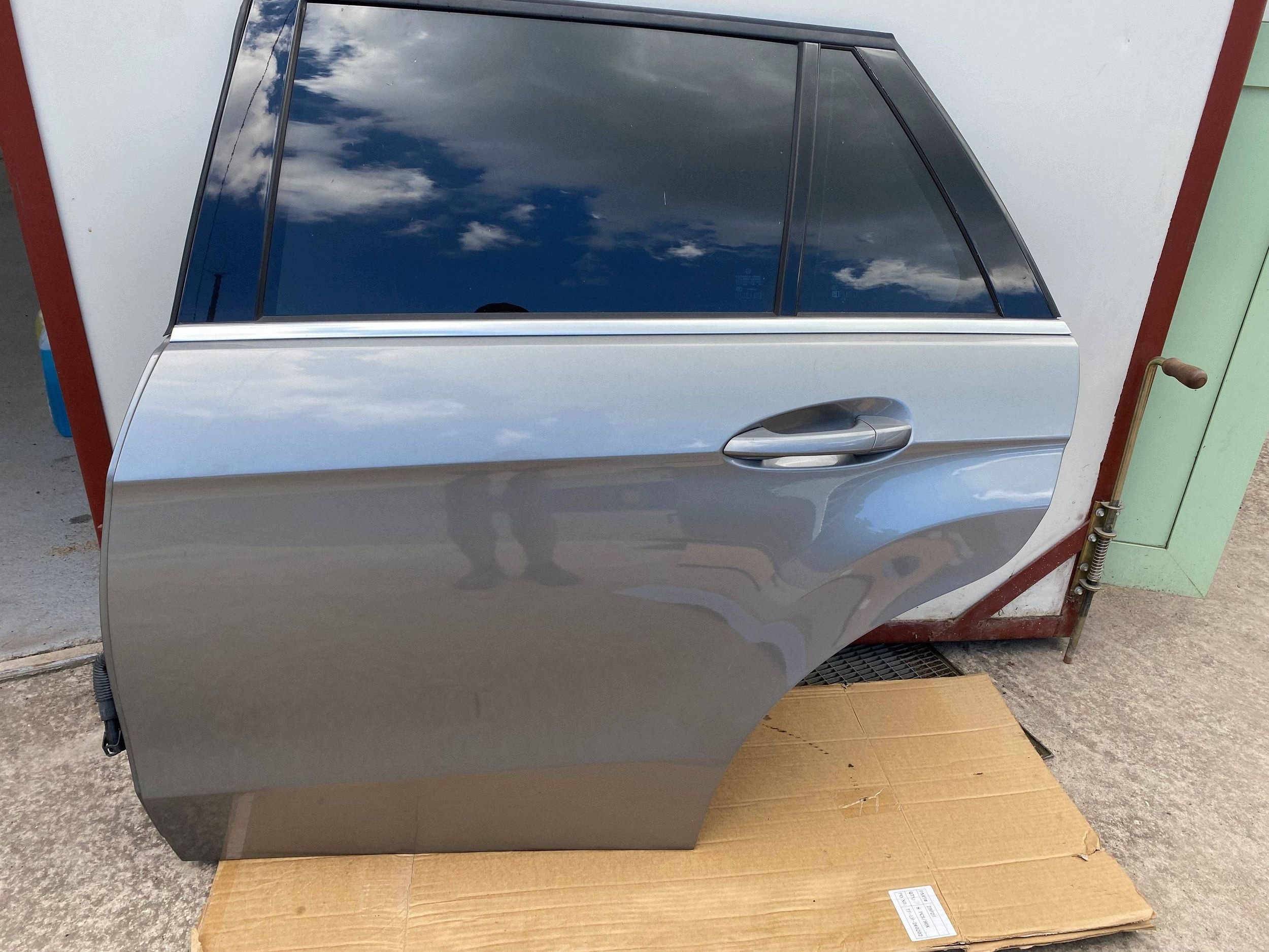 MERCEDES E W212 KOMBI complete door left rear part rear. 792 grey