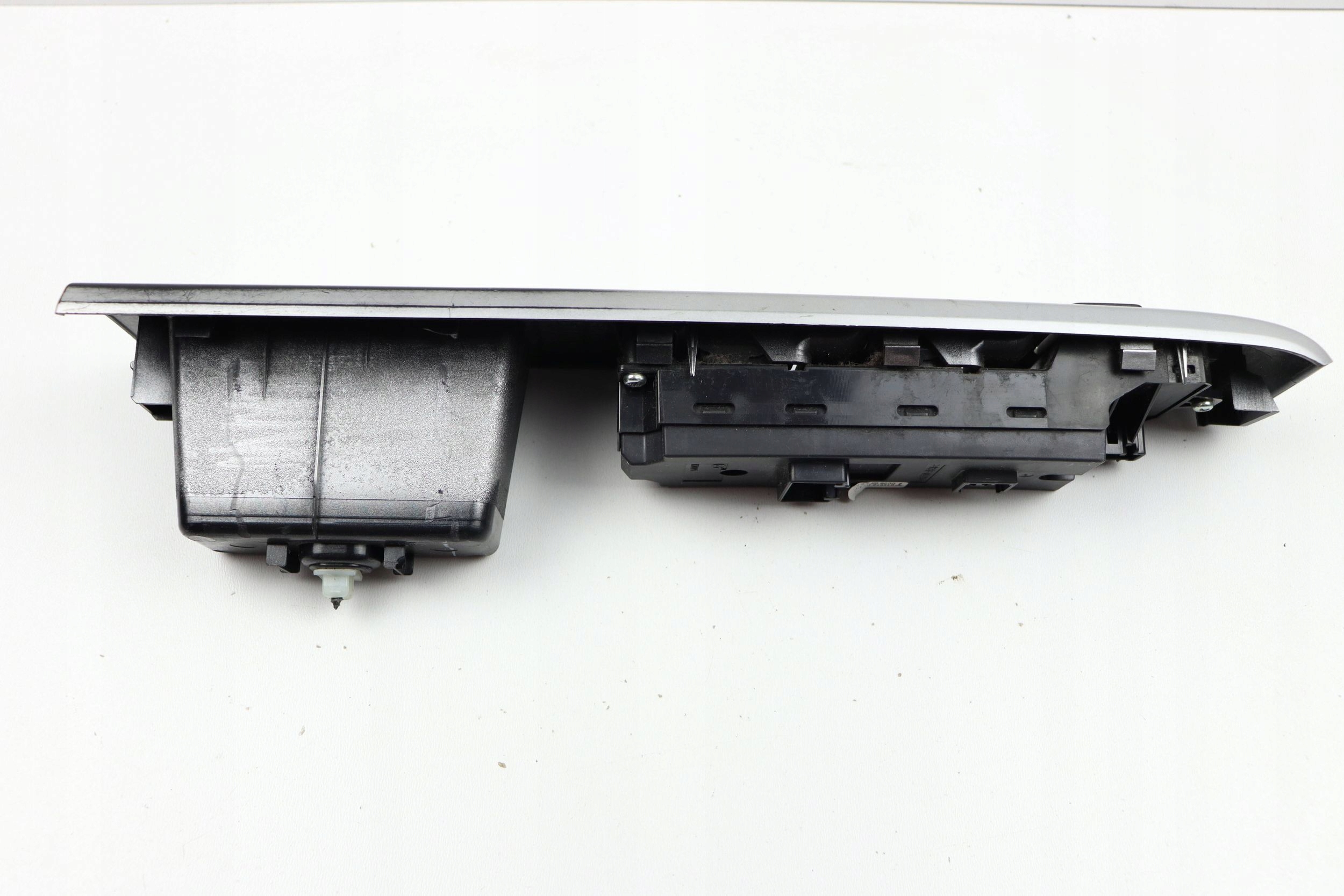 MAZDA 5 et CR Châssis Support Support plaque PANELU Vitre CC65684L6C