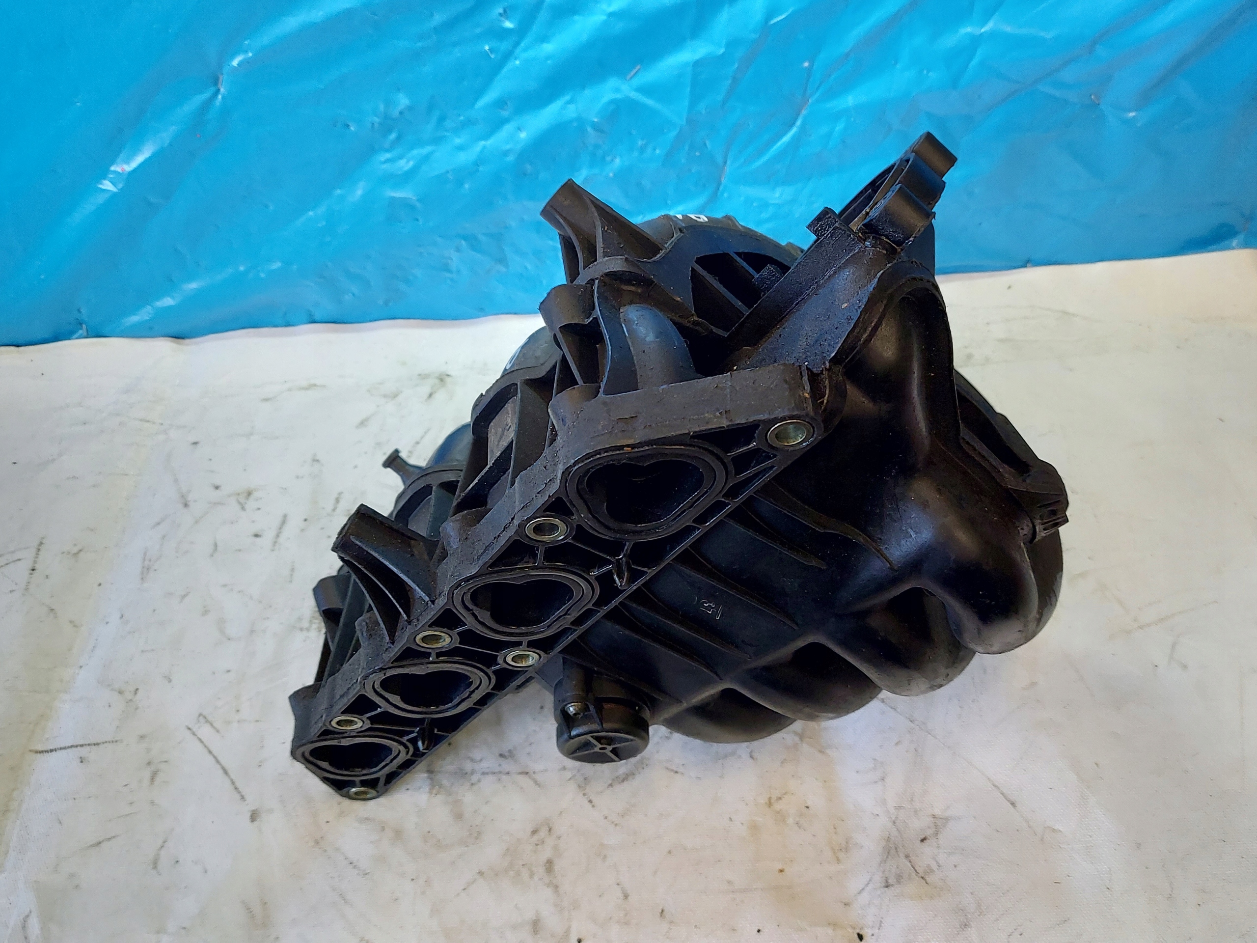 intake manifold GOLF IV 1.4 16V 036129711
