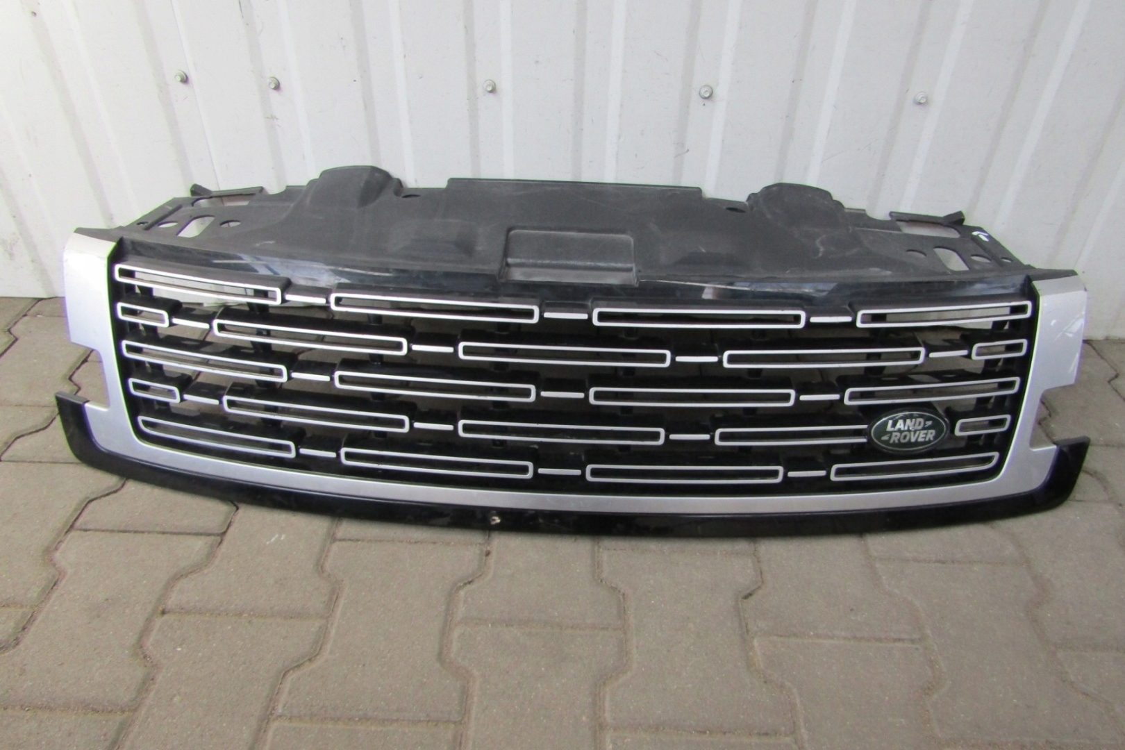 Grill atrapa zderzak przód RANGE ROVER 5 V L460 22- Numer katalogowy części 14576348022