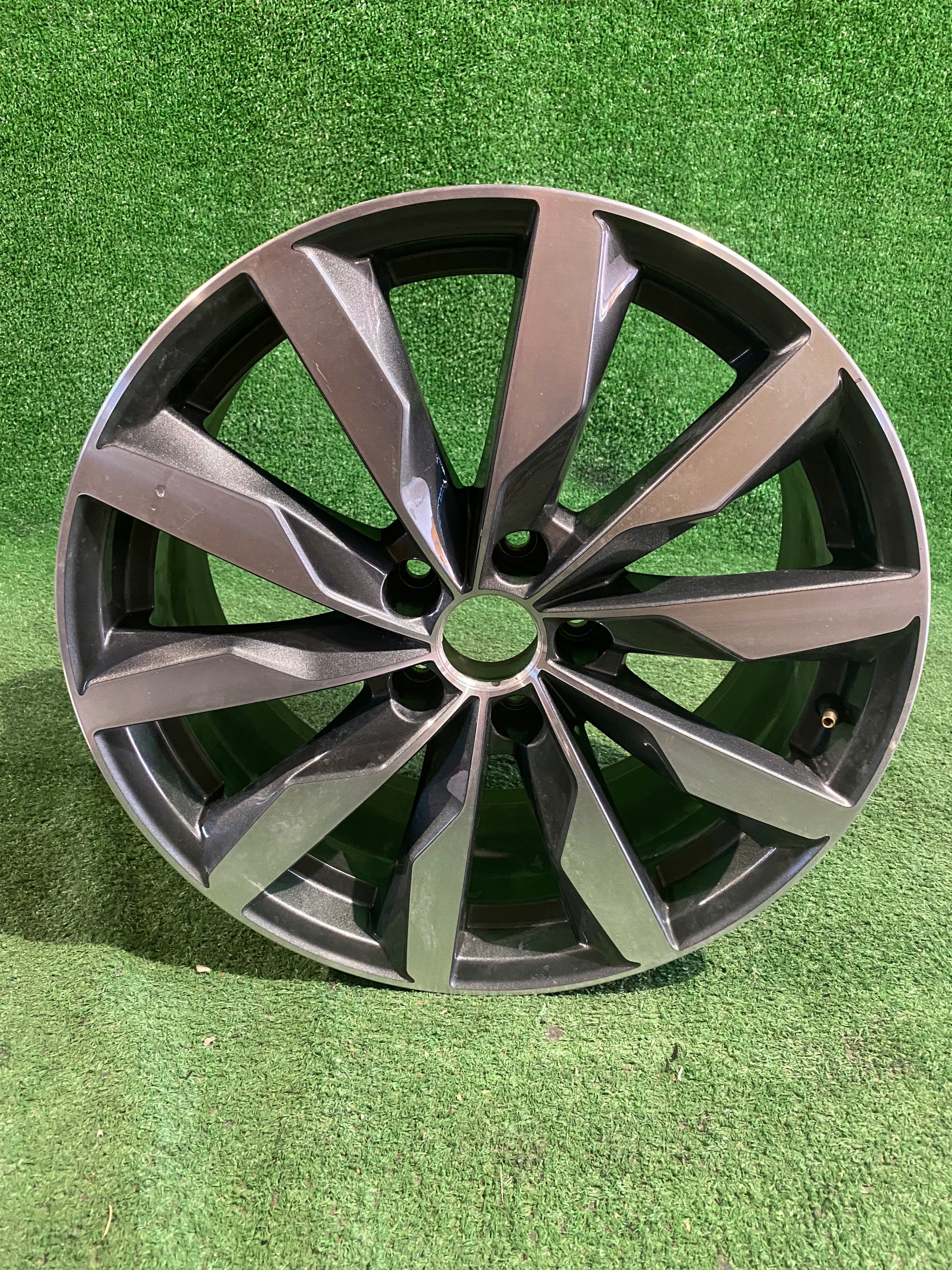 disk AUDI A4 A5 18” AUDI 8J ET40 NR.f031