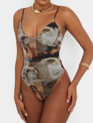 

PrettyLittleThing wzorzyste body na ramiączkach 42