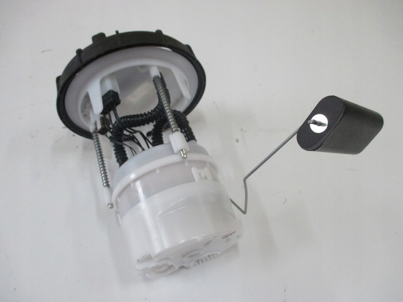 feed pump CITROEN C4 1,2THP 20R 9833740680