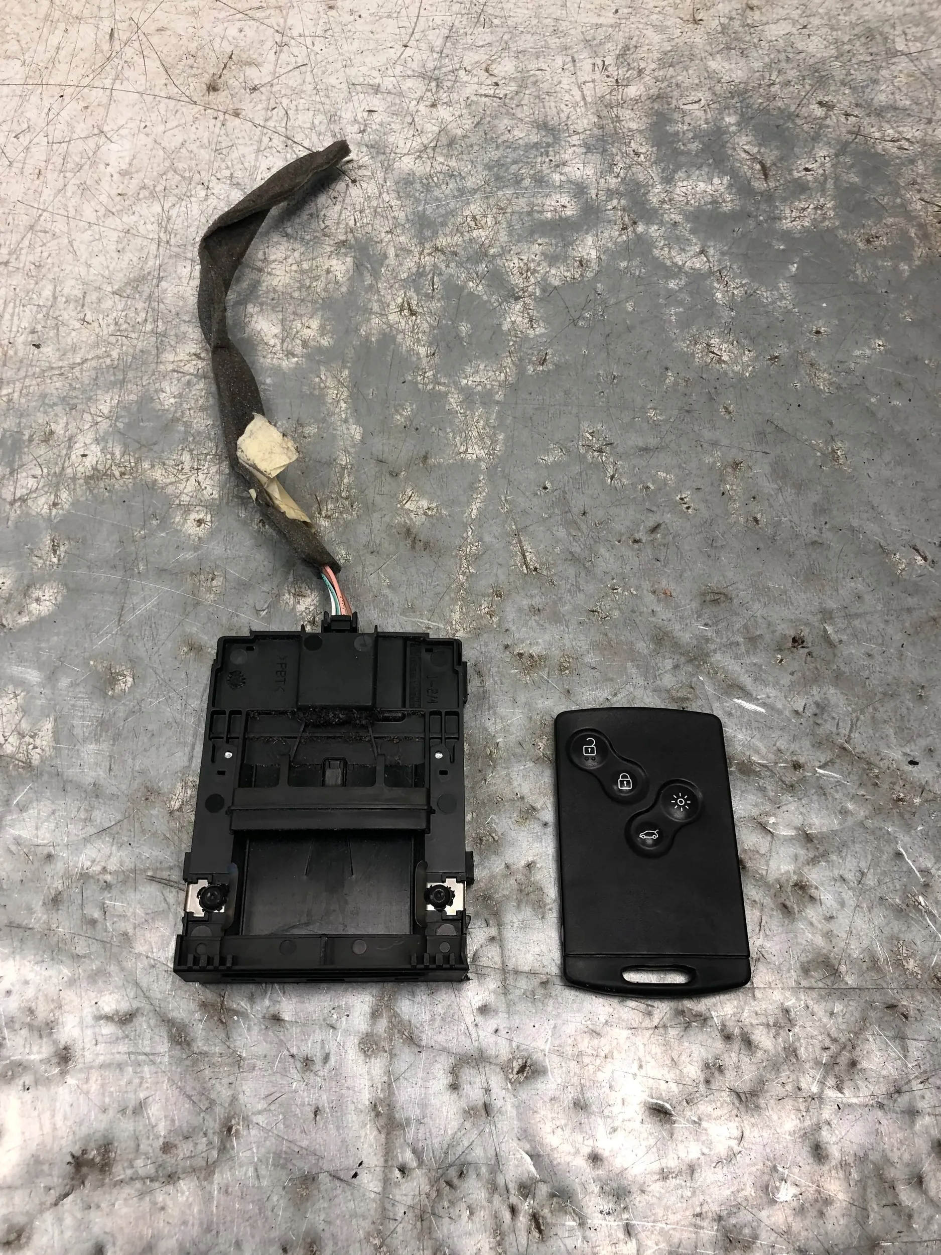 player KARTA RENAULT SCENIC III 285909828R