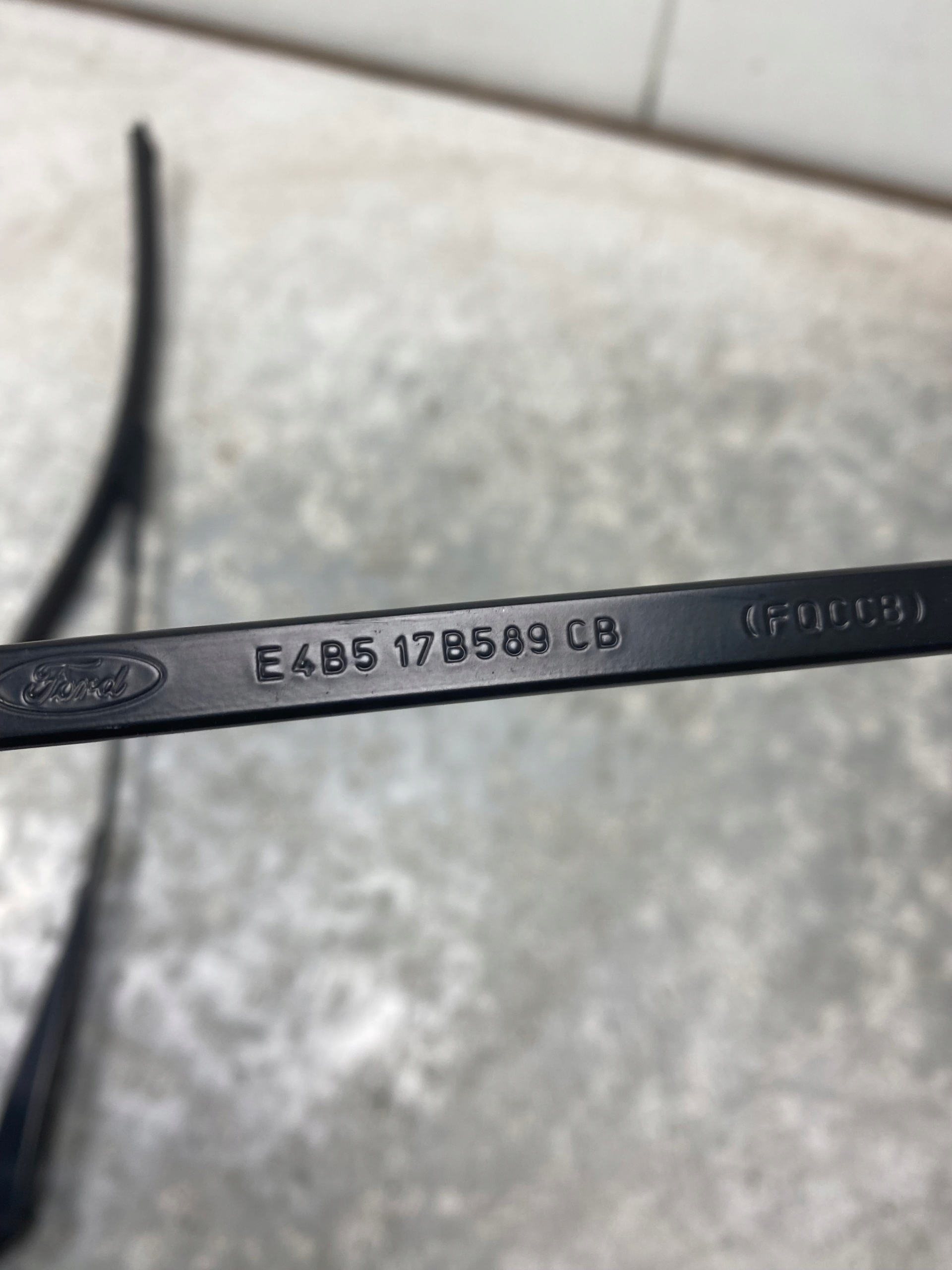 FORD KA + PLUS 1.2 ablaktörlőkar ablaktörlők E4B517C495CB