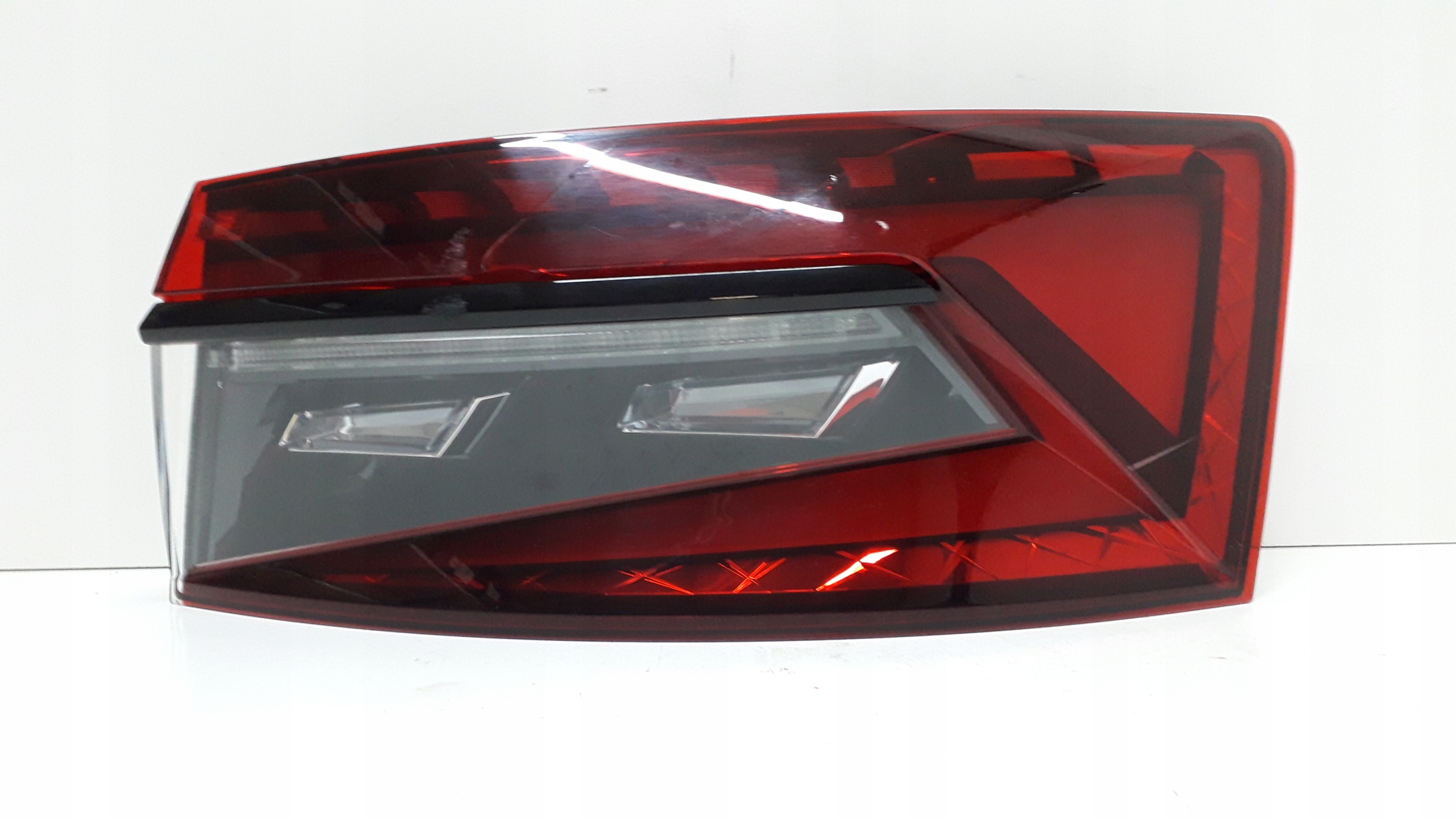 SKODA SUPERB 3 III LIFT LAMPA PRAWA TYŁ 3V5945208B