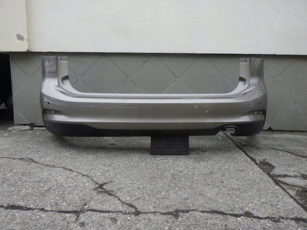 FORD FOCUS MK4 IV KOMBI 18- Stoßstange hinten