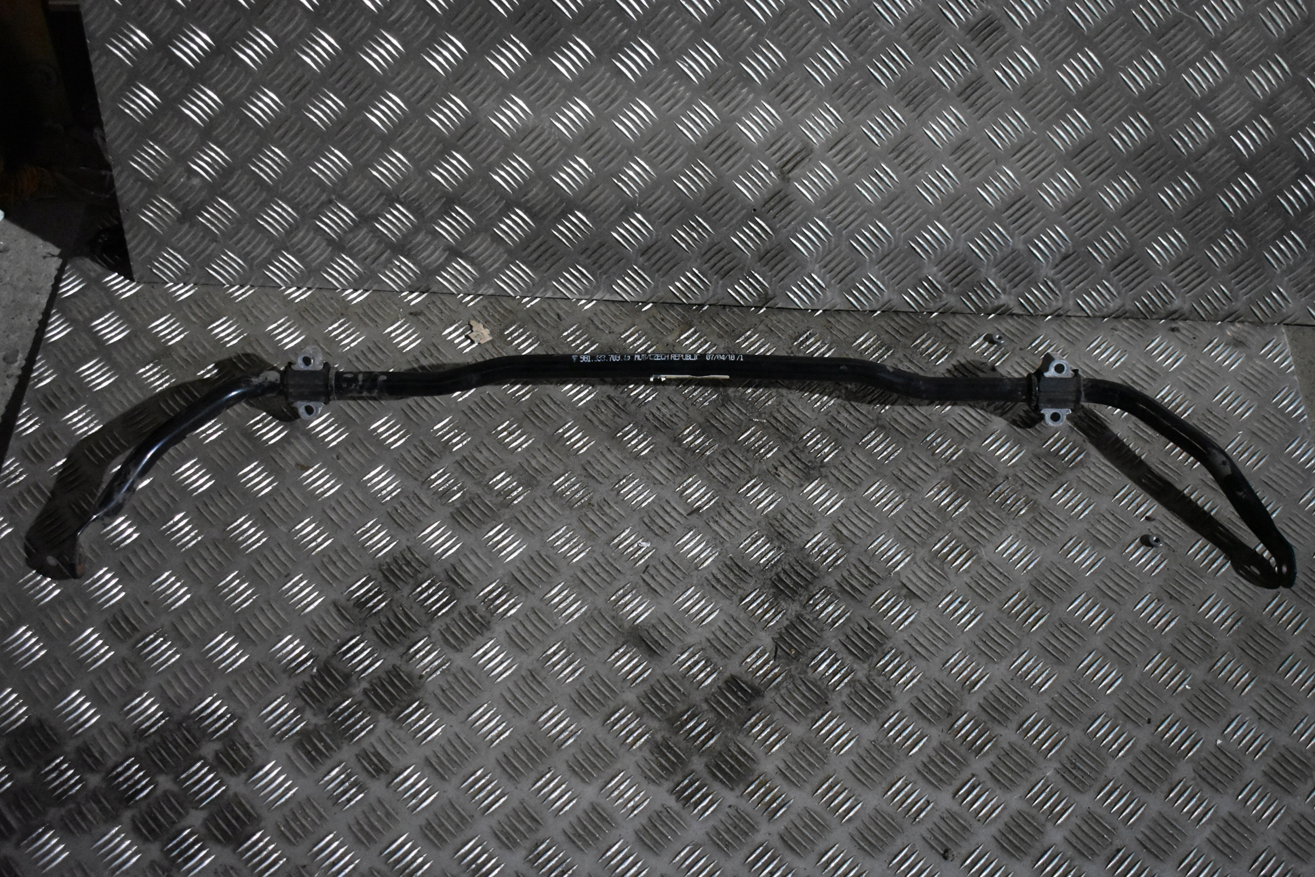 IDEALNY STABILIZATOR hátsó far PORSCHE 982 718 1