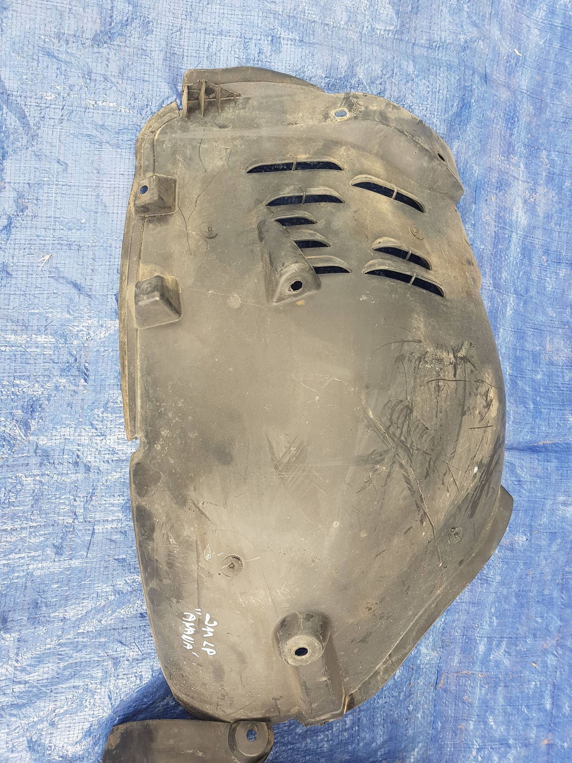 mudguard front front left Mercedes E W211 2116980130 2116901330