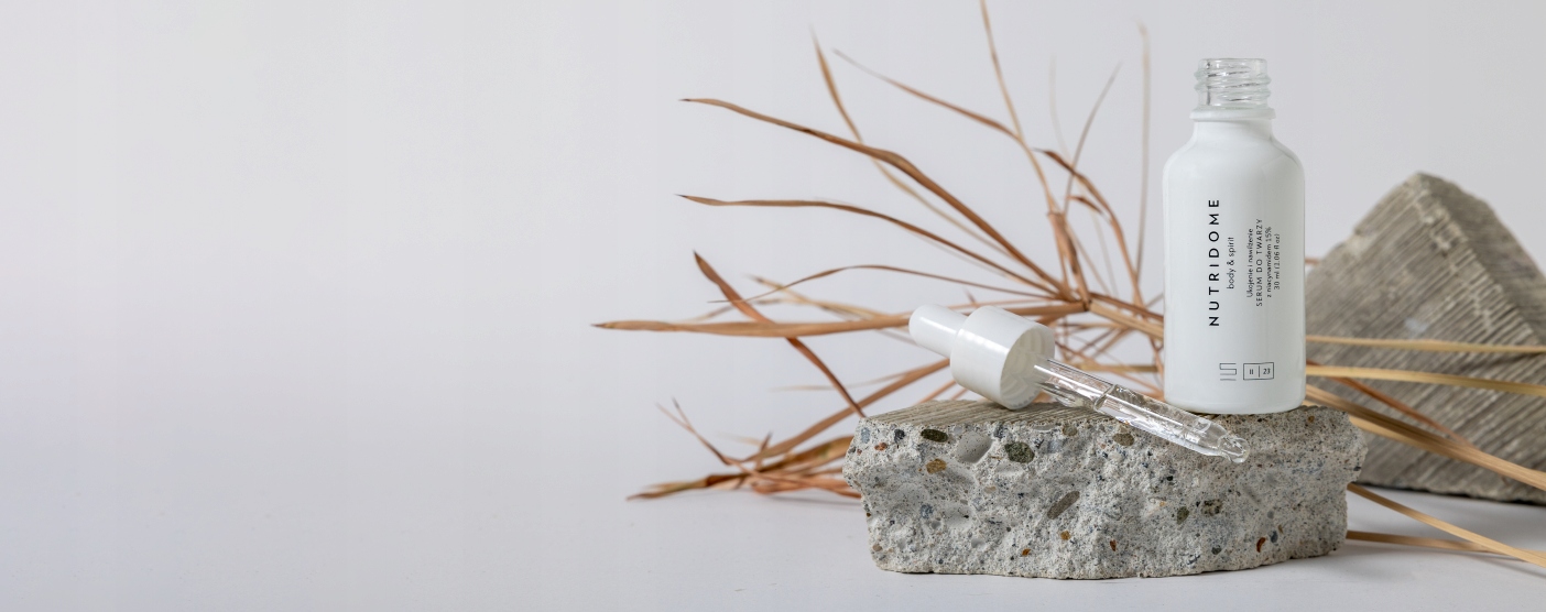 SERUM do twarzy NIACYNAMID zmniejsza NIEDOSKONAŁOŚCI cery NAWILŻA NUTRIDOM Grupa wiekowa uniwersalny