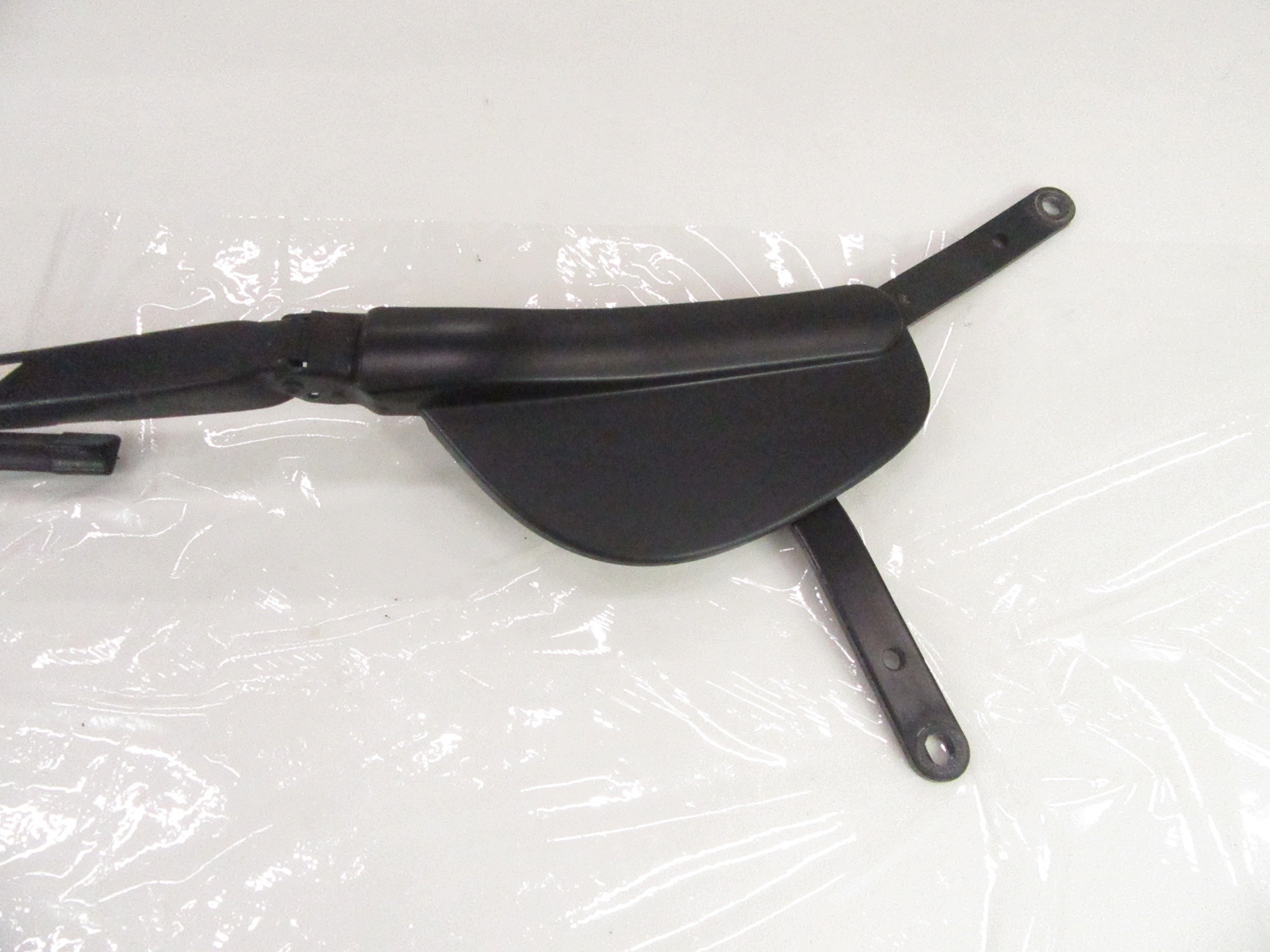 wiper arm right front BMW e60 e61 sedan KOMBI EUROPA