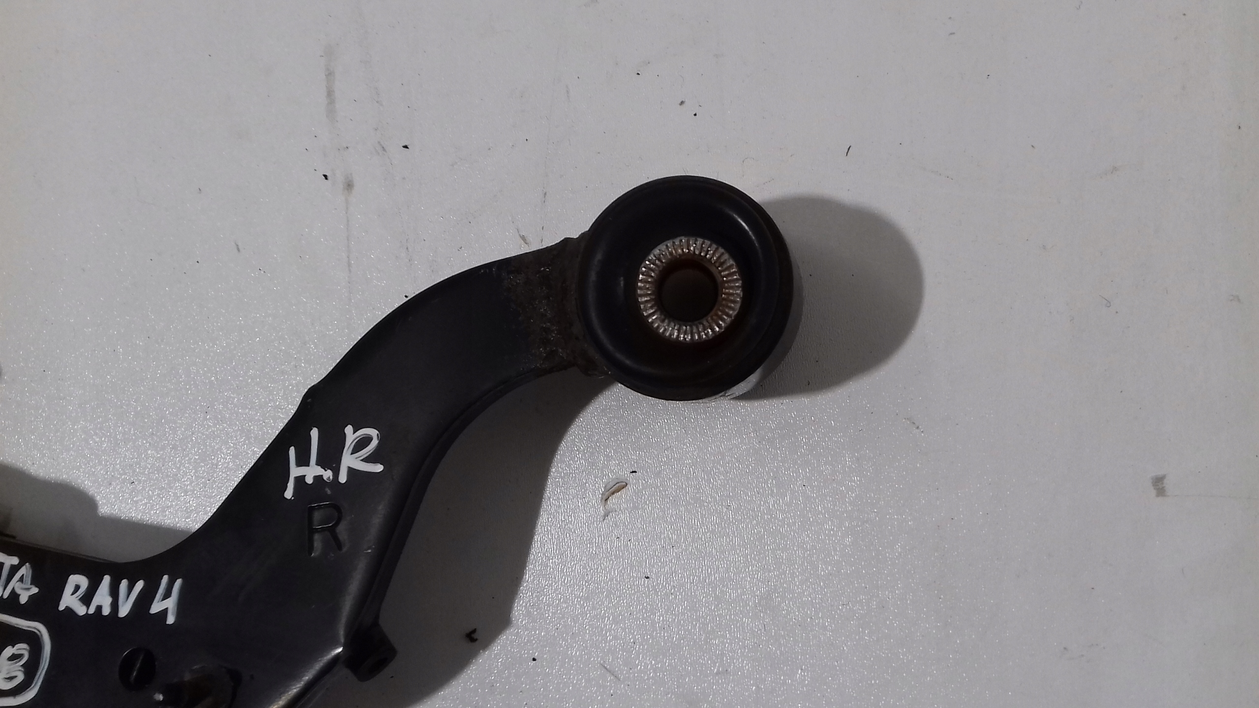 TOYOTA RAV 4 IV arm rear right small