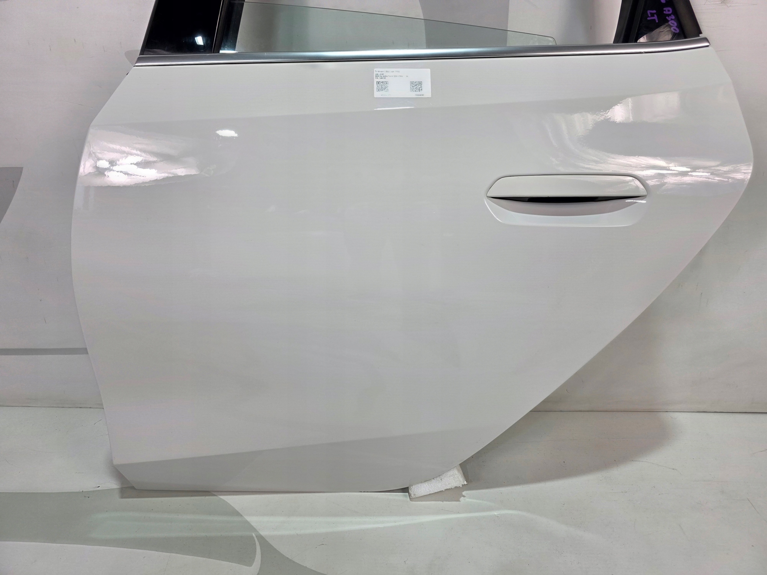 door left rear. BMW 2 U06 A300 ALPINWEISS