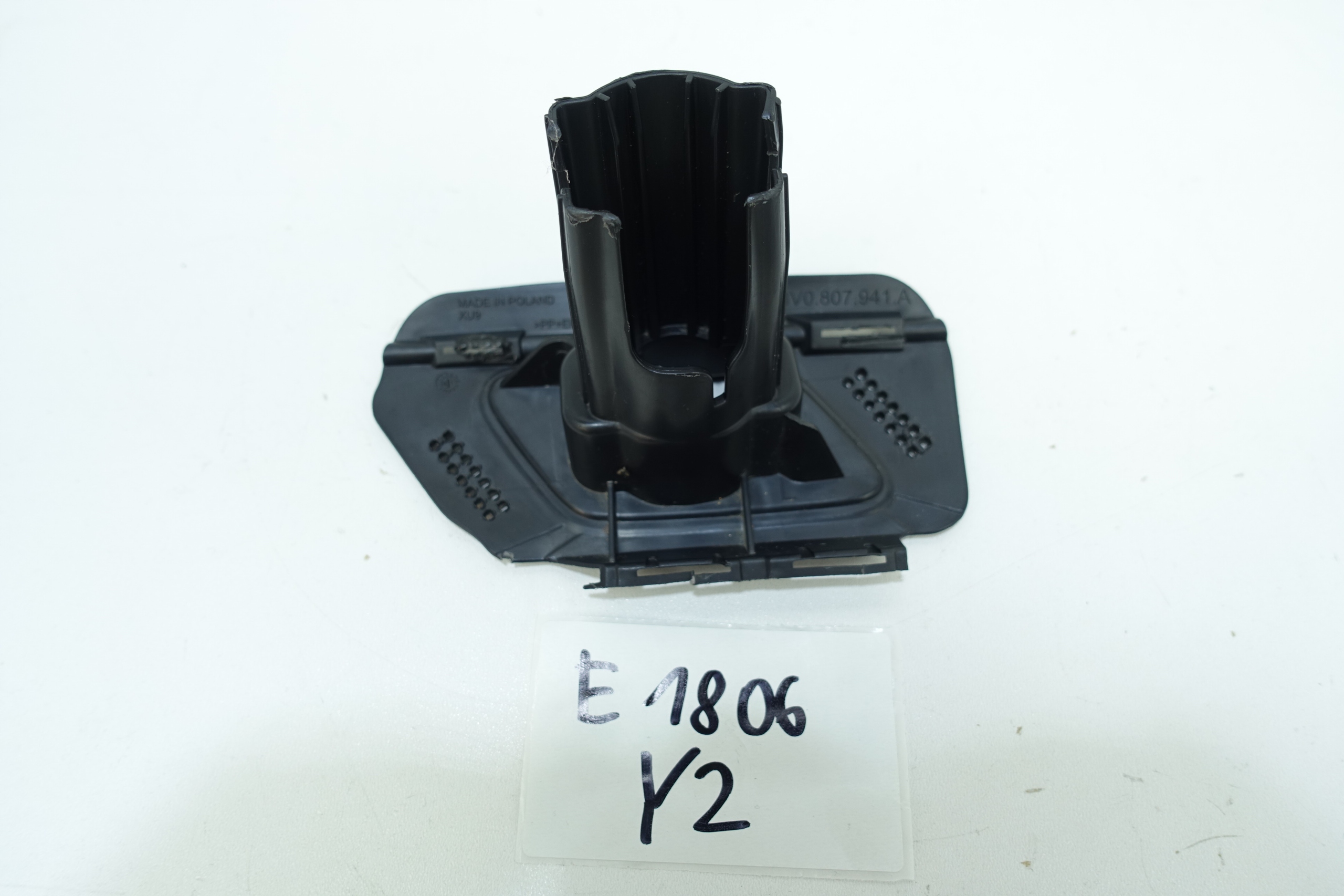 Halter der Spritzdüse links SKODA SUPERB III 15- 3V0807941A