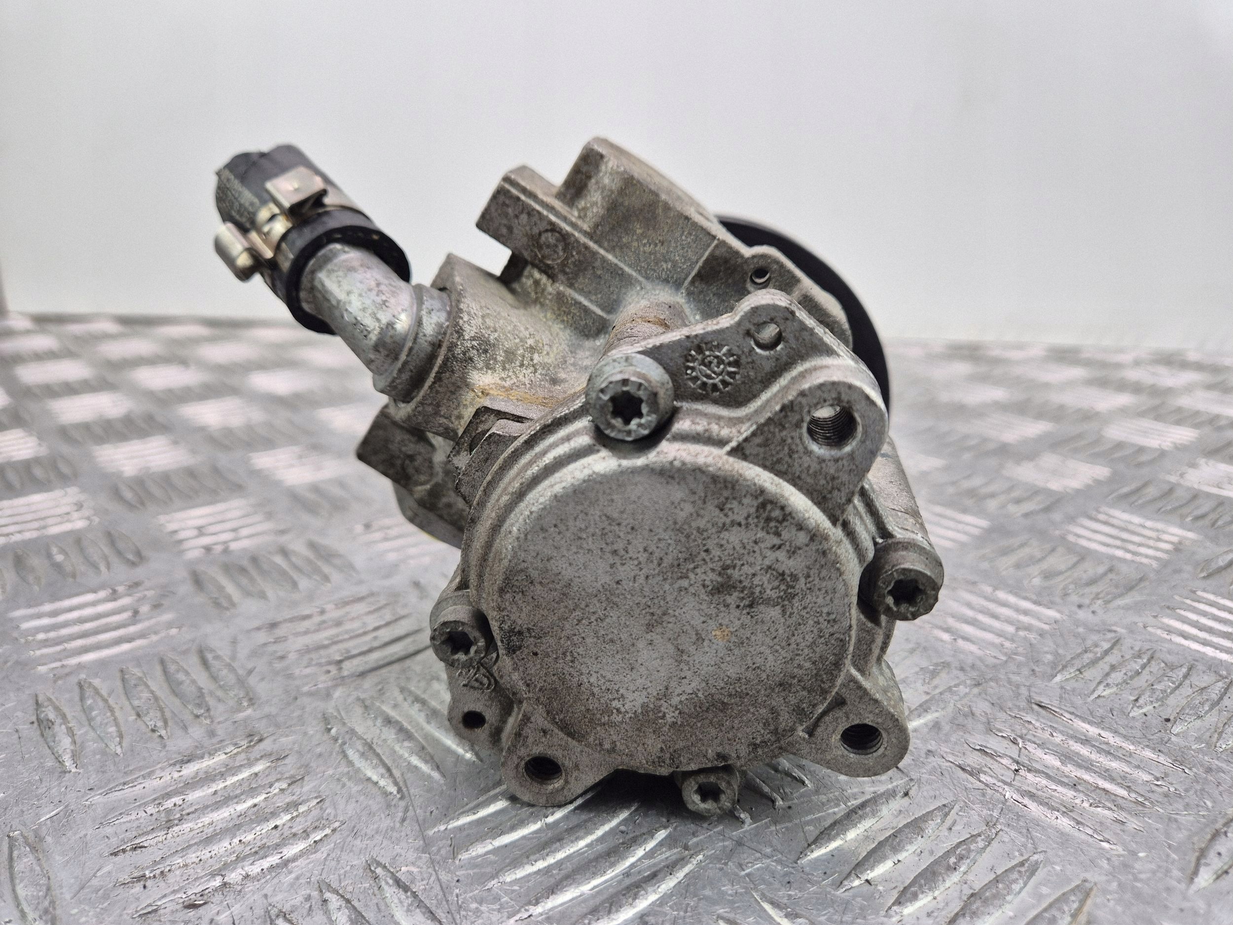 BMW X1 E84 20i Pompa servosterzo 679886501 N20B20A