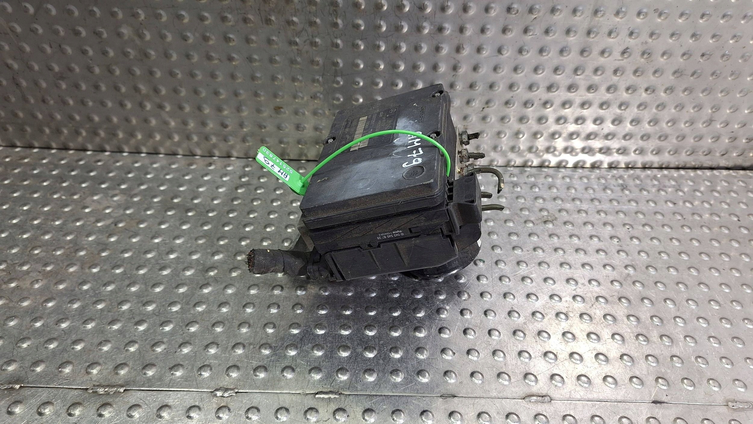 pump control unit ABS A0044315412 A2095451432 MERCEDES W203 CLK W209
