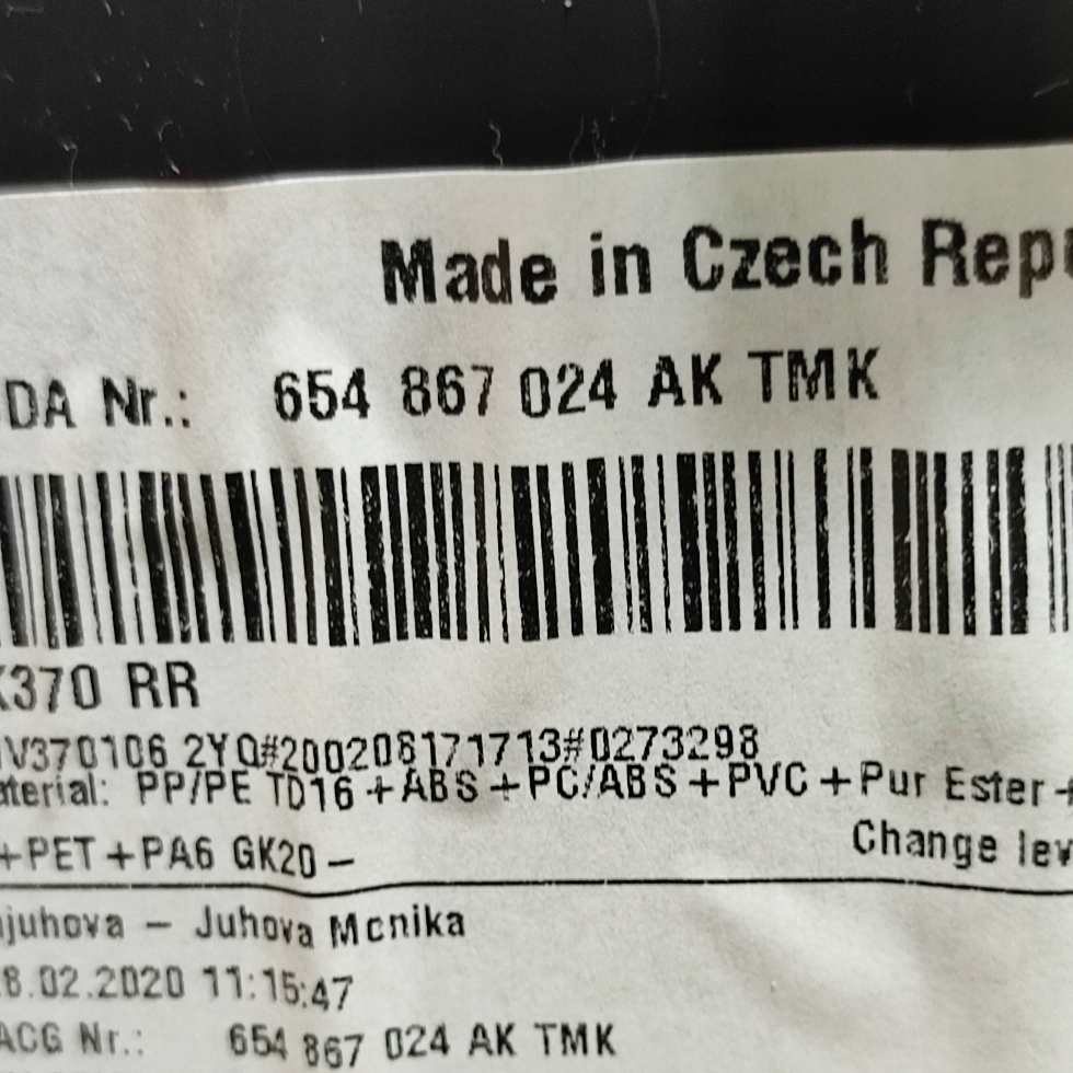 Skoda Scala 2020 rear part side right side / side door przednich