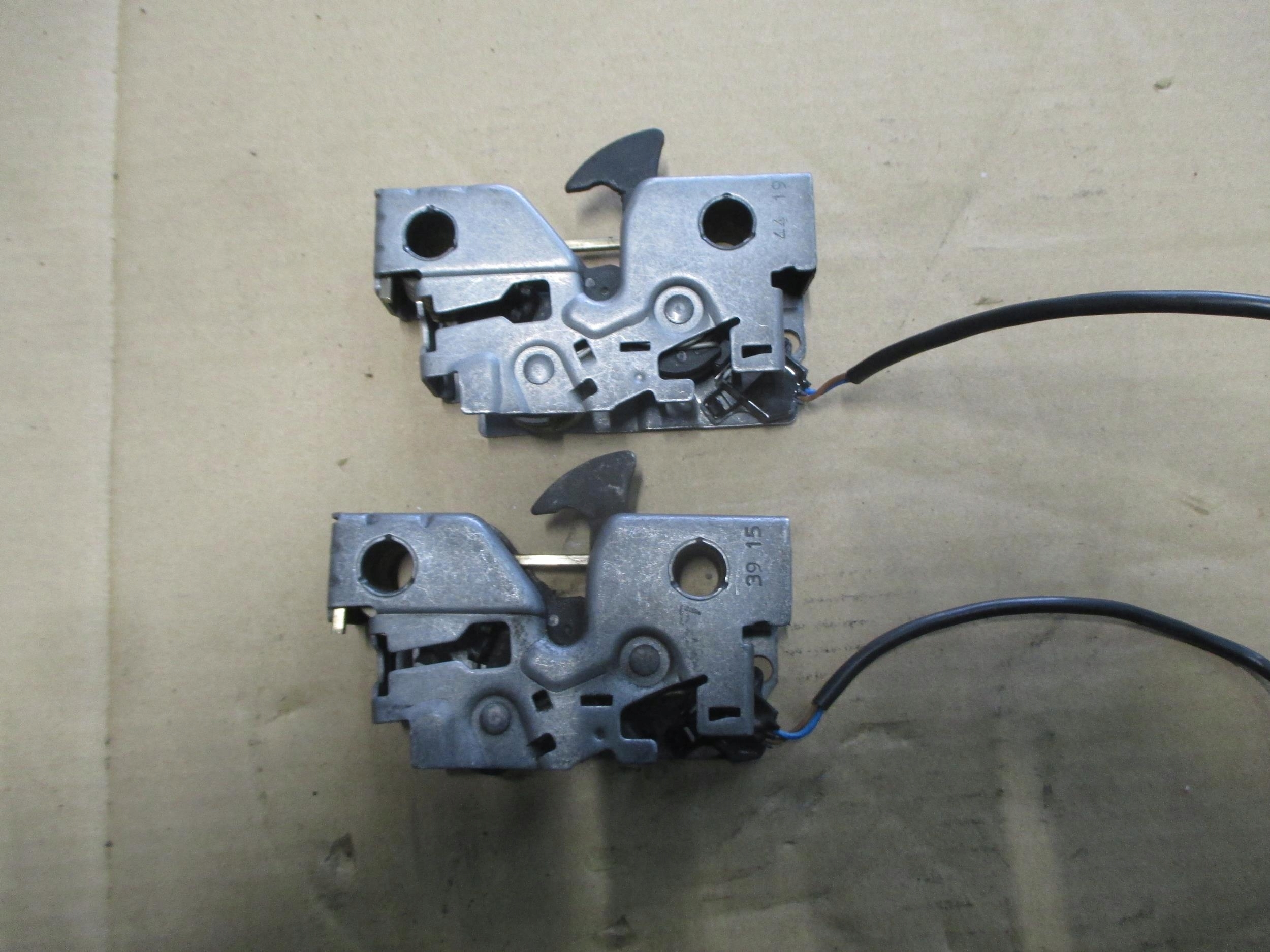 SKODA FABIA III ZAMEK MASKI 6V0823509D