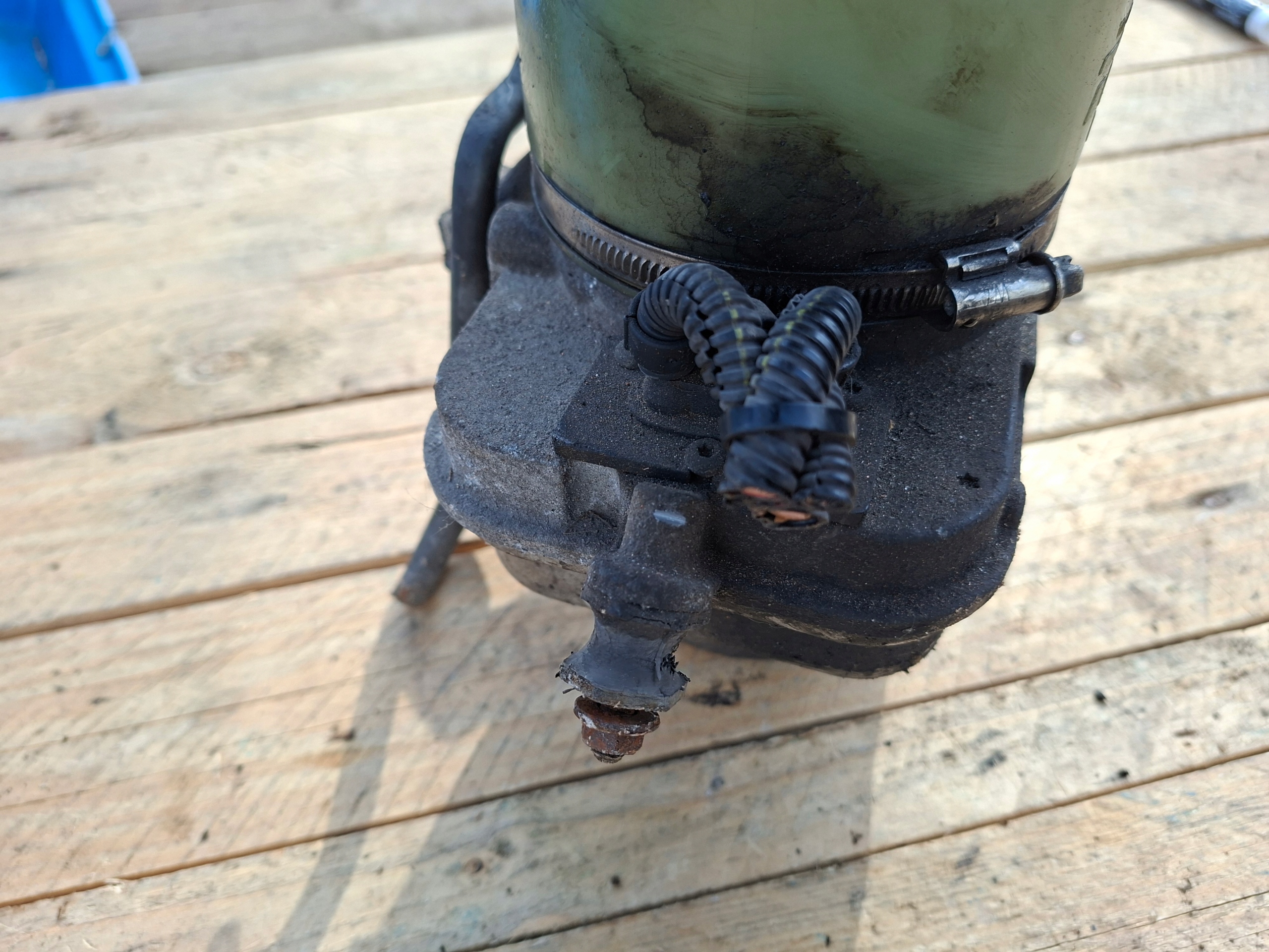 servo pump opel astra h TRW