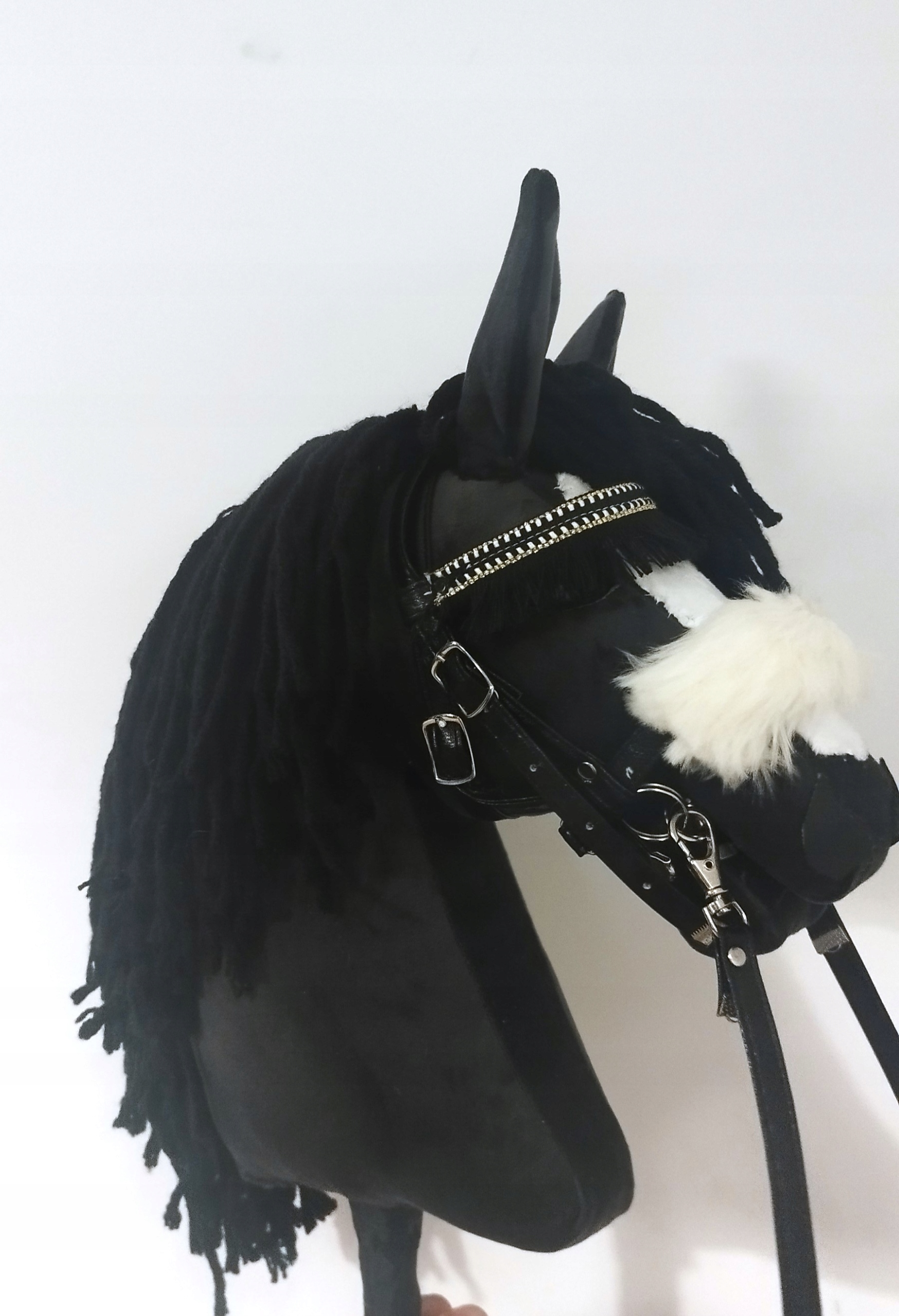Ogłowie czarne dla hobby horse A3 z futerkiem, frędzle Rozmiar 2 (cob)